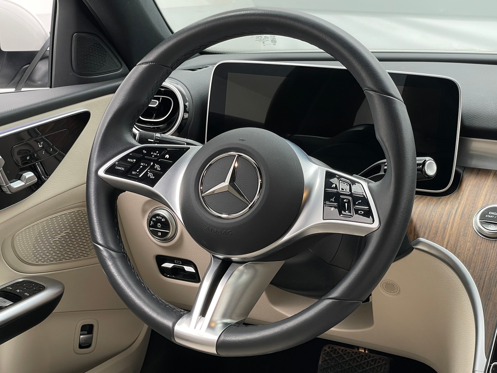 Thumbnail: 2025 Mercedes-Benz C-Class - 4