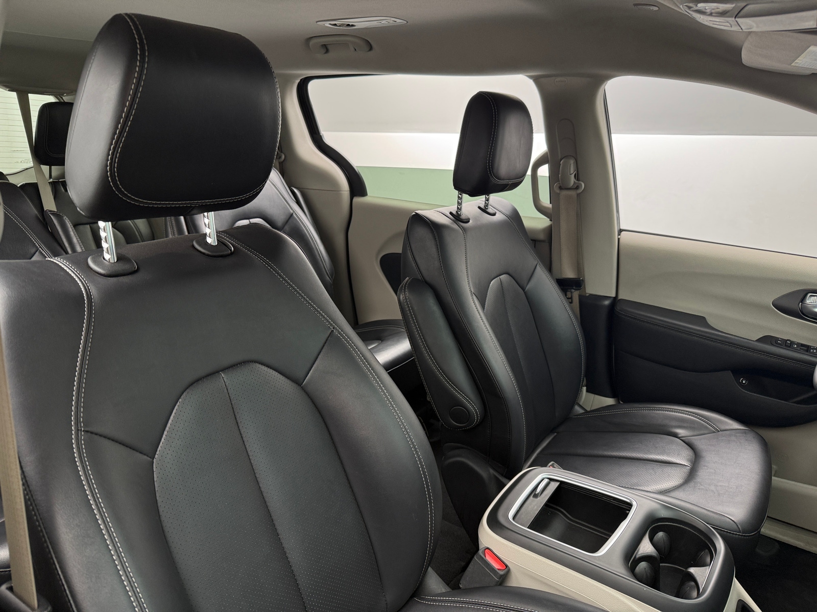 Thumbnail: 2024 Chrysler Pacifica - 2