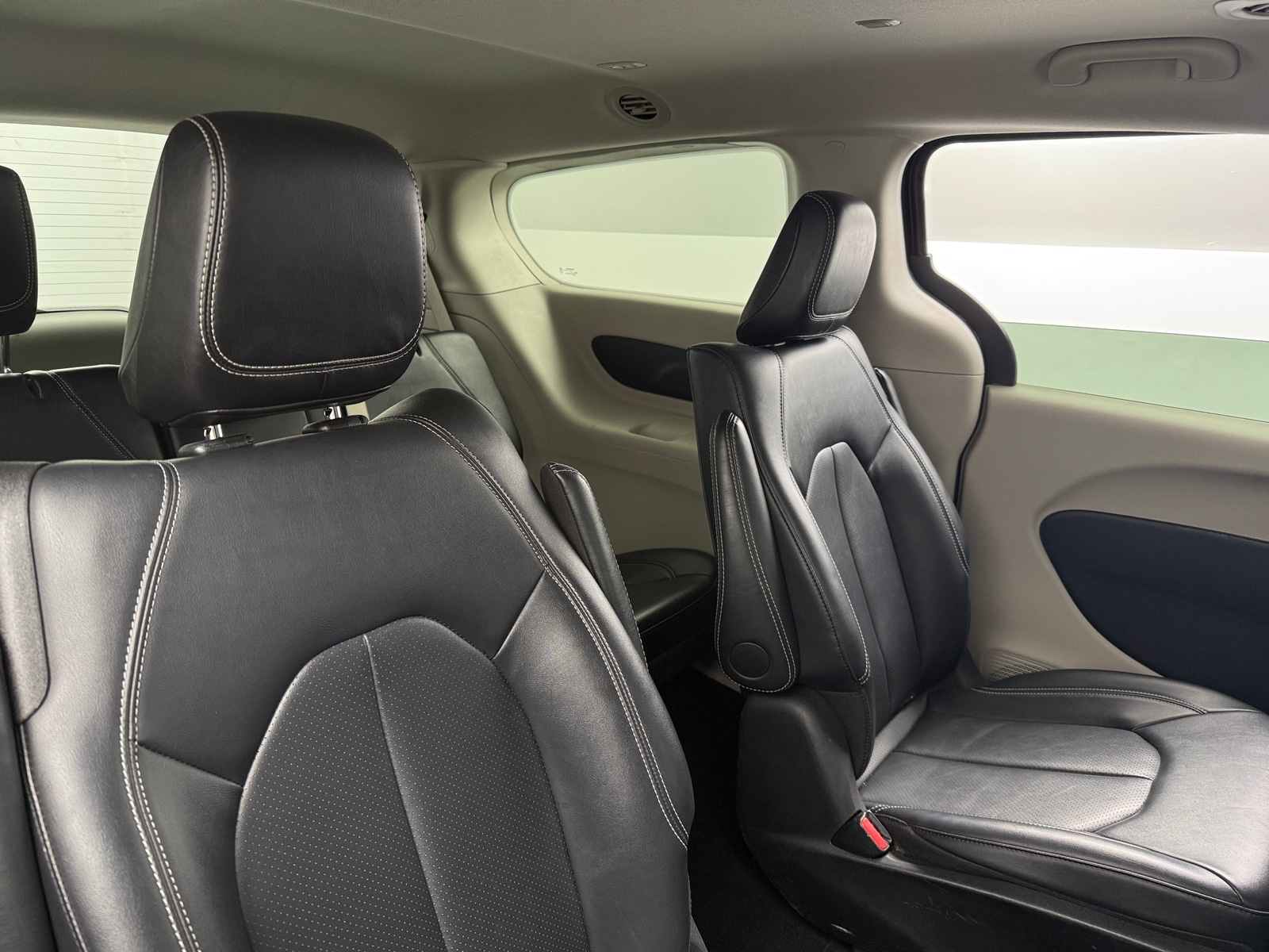 Thumbnail: 2024 Chrysler Pacifica - 6