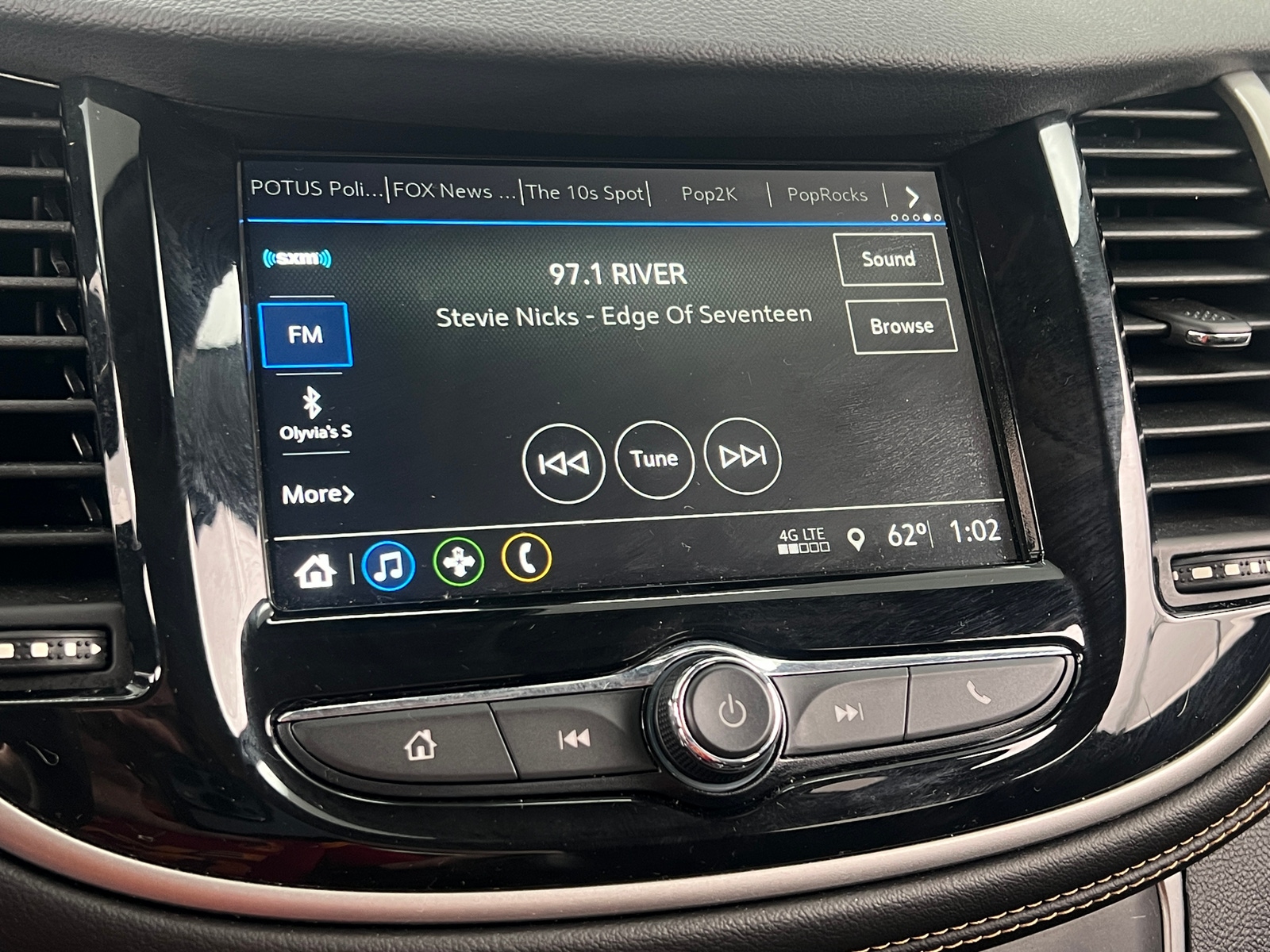 Thumbnail: 2018 Chevrolet Trax - 4