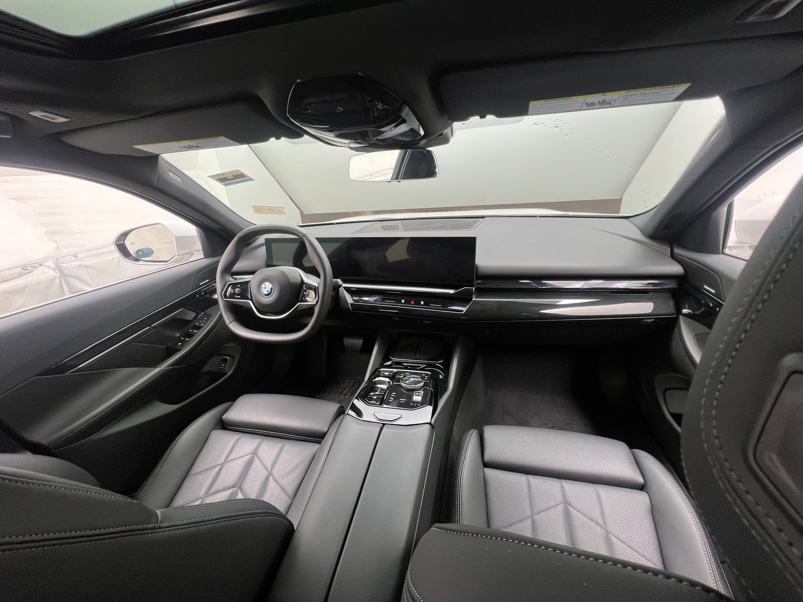 Thumbnail: 2024 BMW i5 - 2