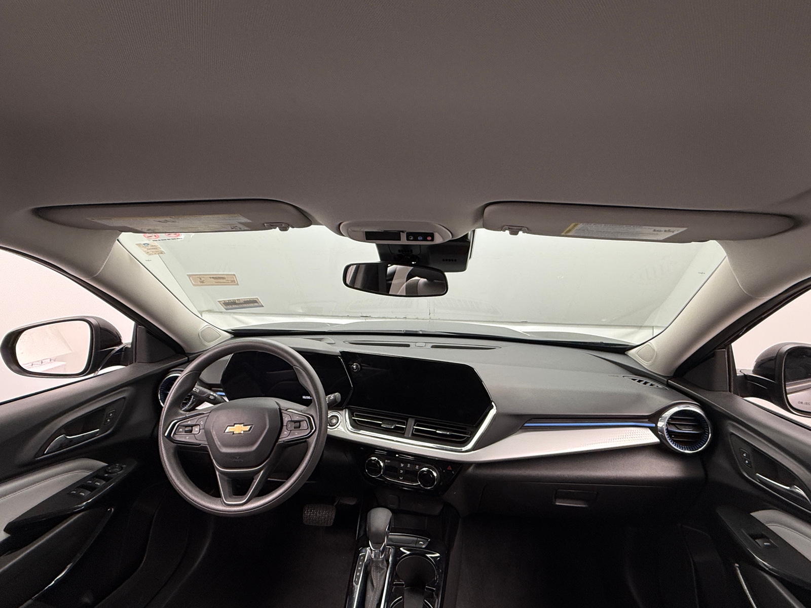 Thumbnail: 2025 Chevrolet Trax - 3