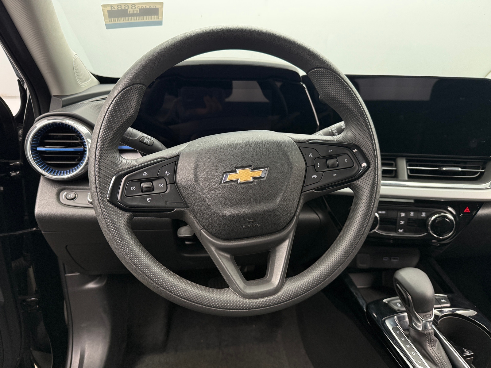 Thumbnail: 2025 Chevrolet Trax - 5