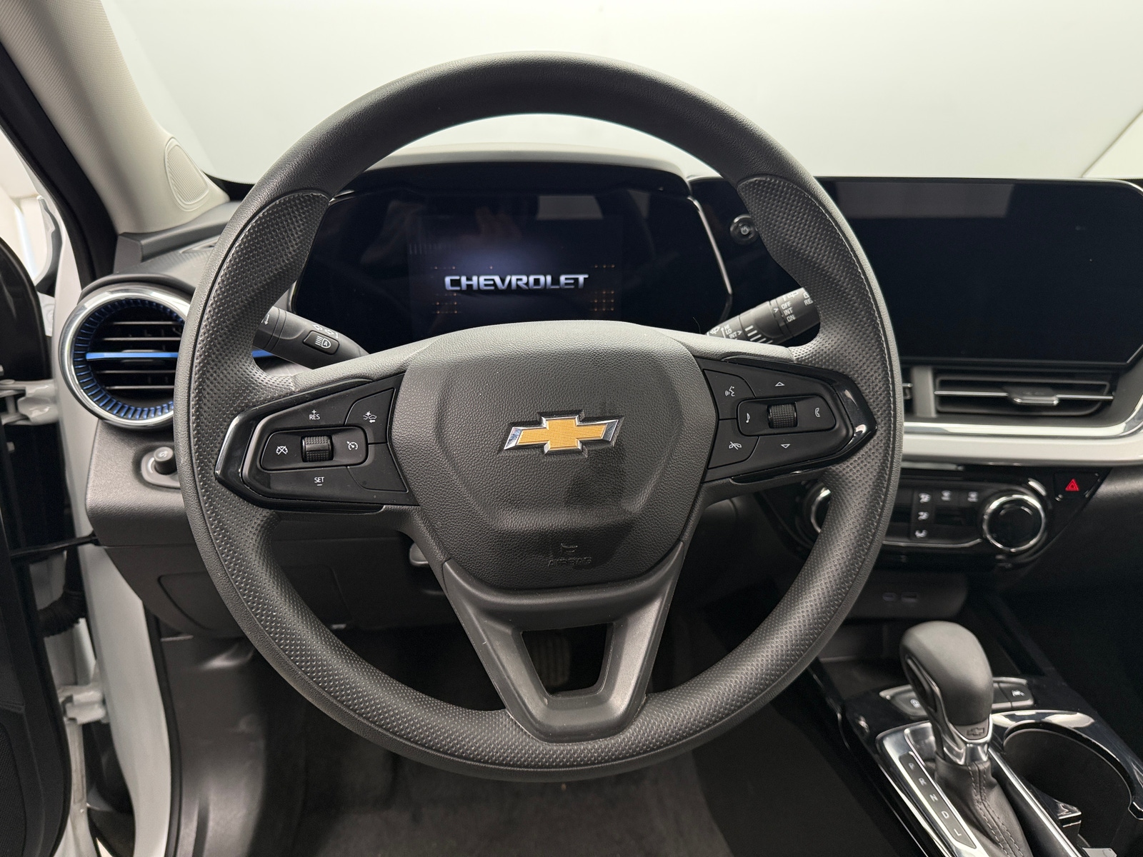 Thumbnail: 2025 Chevrolet Trax - 5