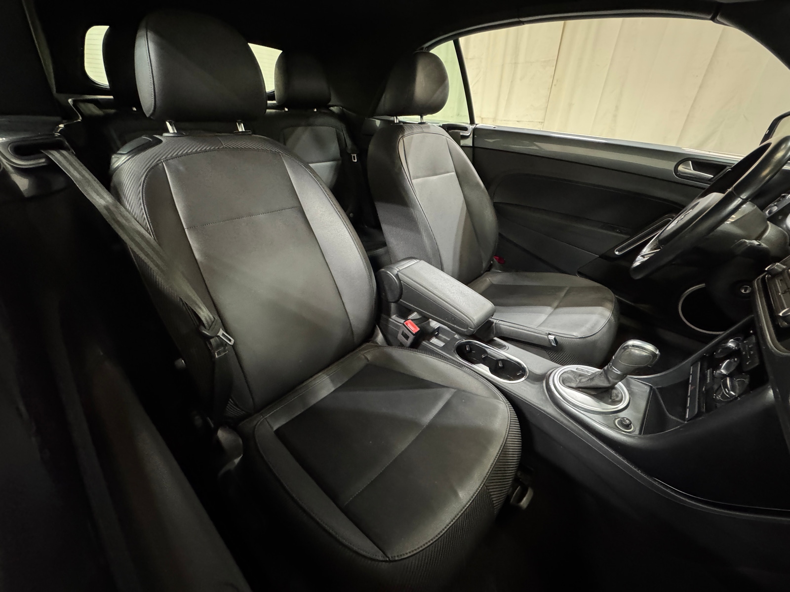 Thumbnail: 2018 Volkswagen Beetle - 2