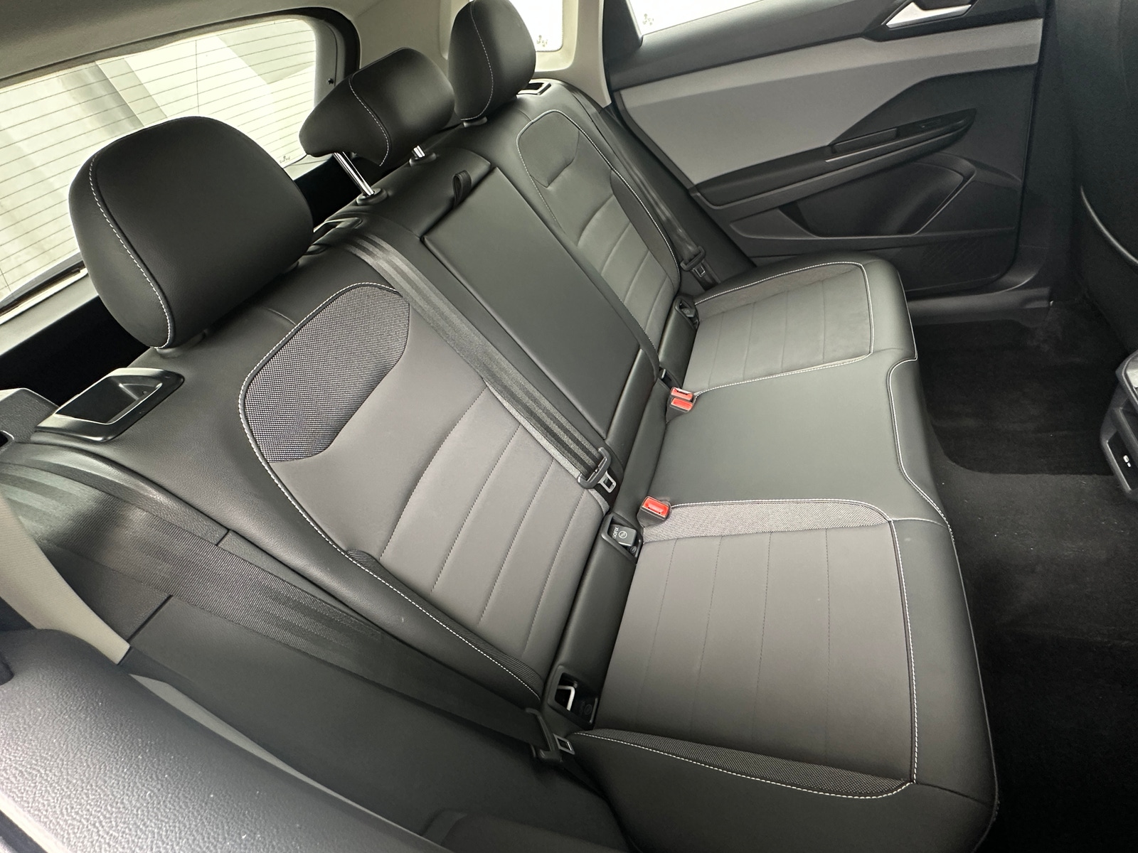 Thumbnail: 2022 Volkswagen Taos - 5