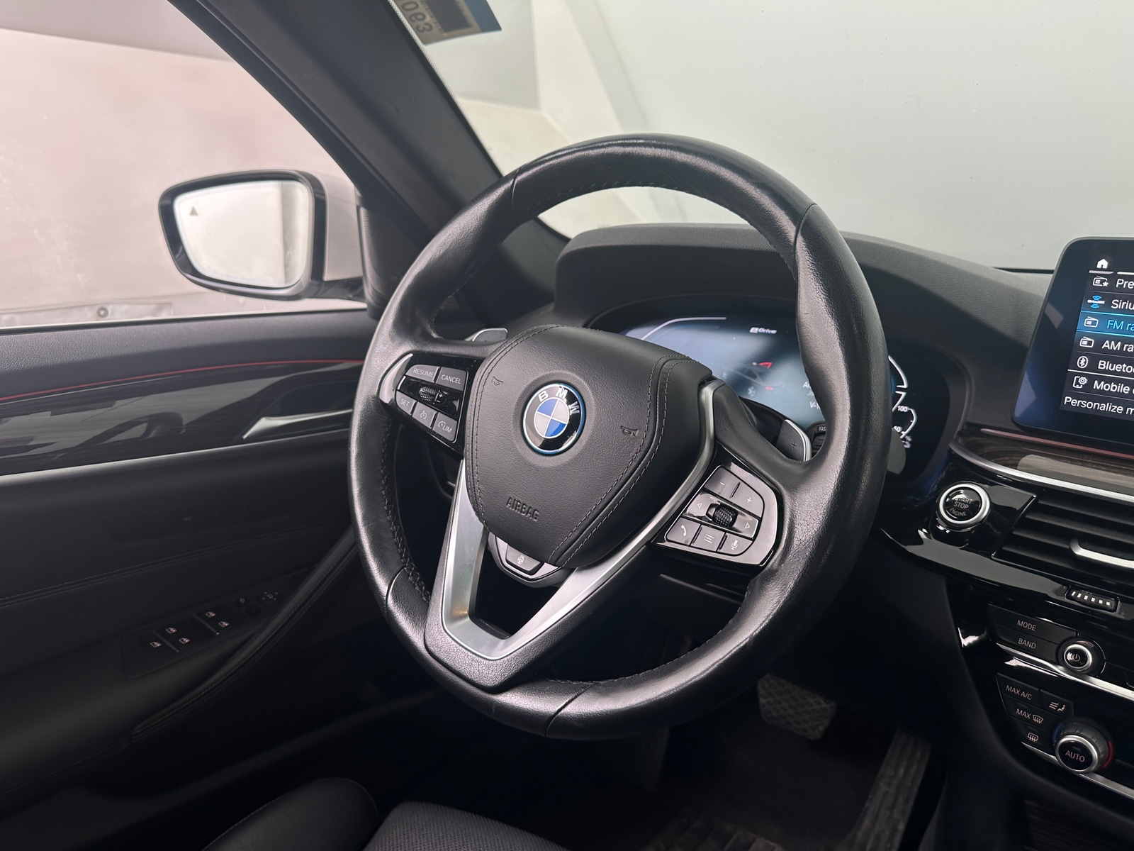 Thumbnail: 2023 BMW 5 Series - 4