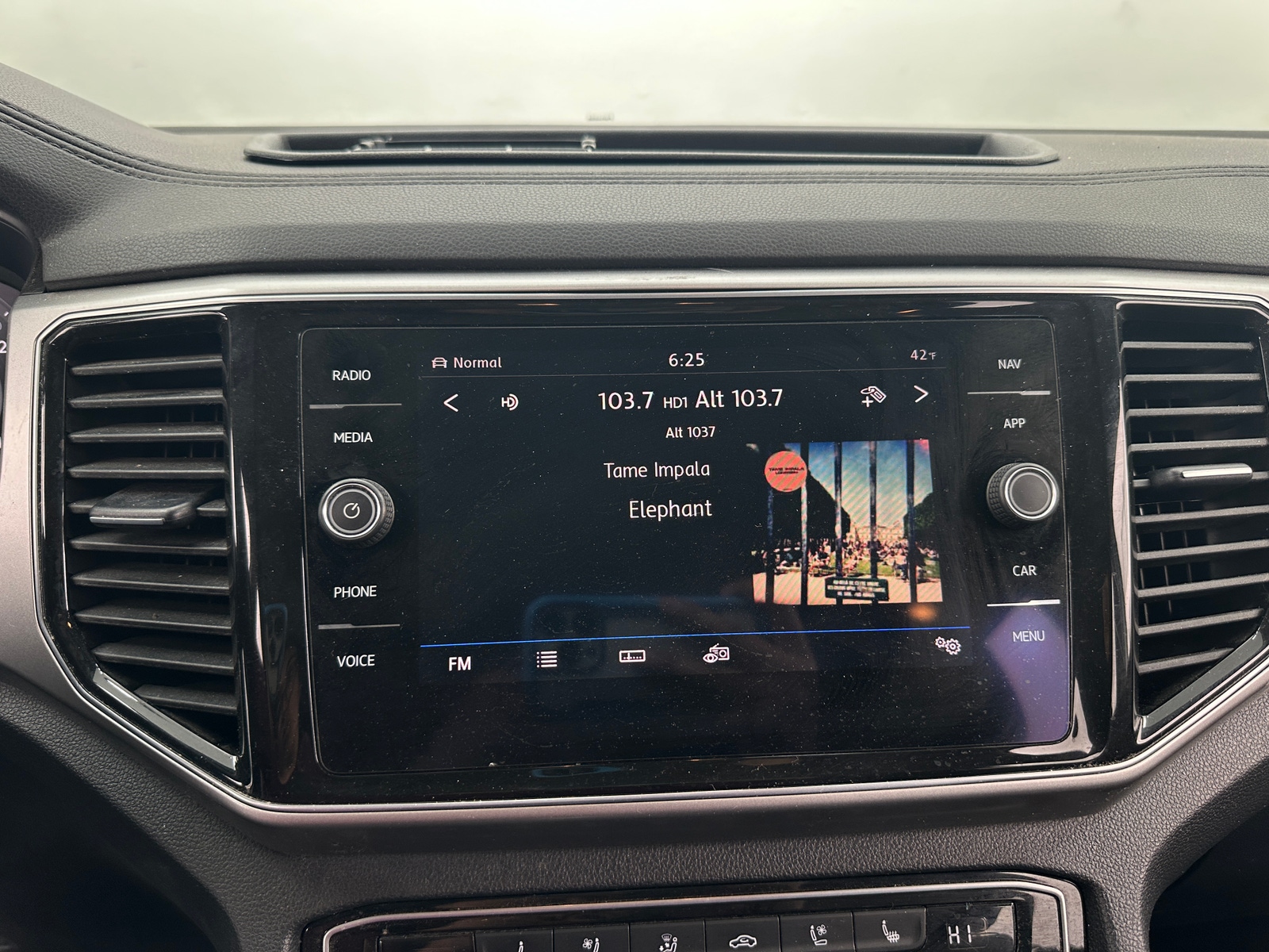 Thumbnail: 2019 Volkswagen Atlas - 3