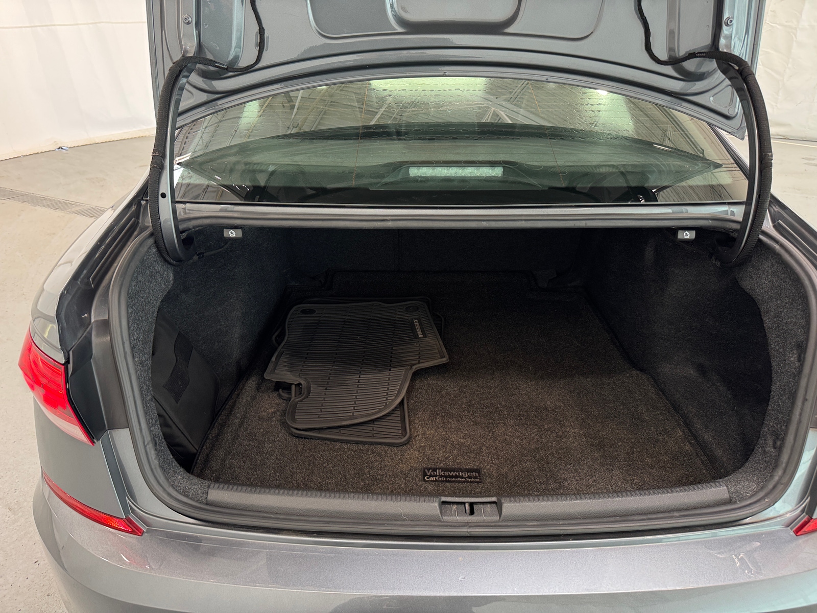 Thumbnail: 2021 Volkswagen Passat - 6