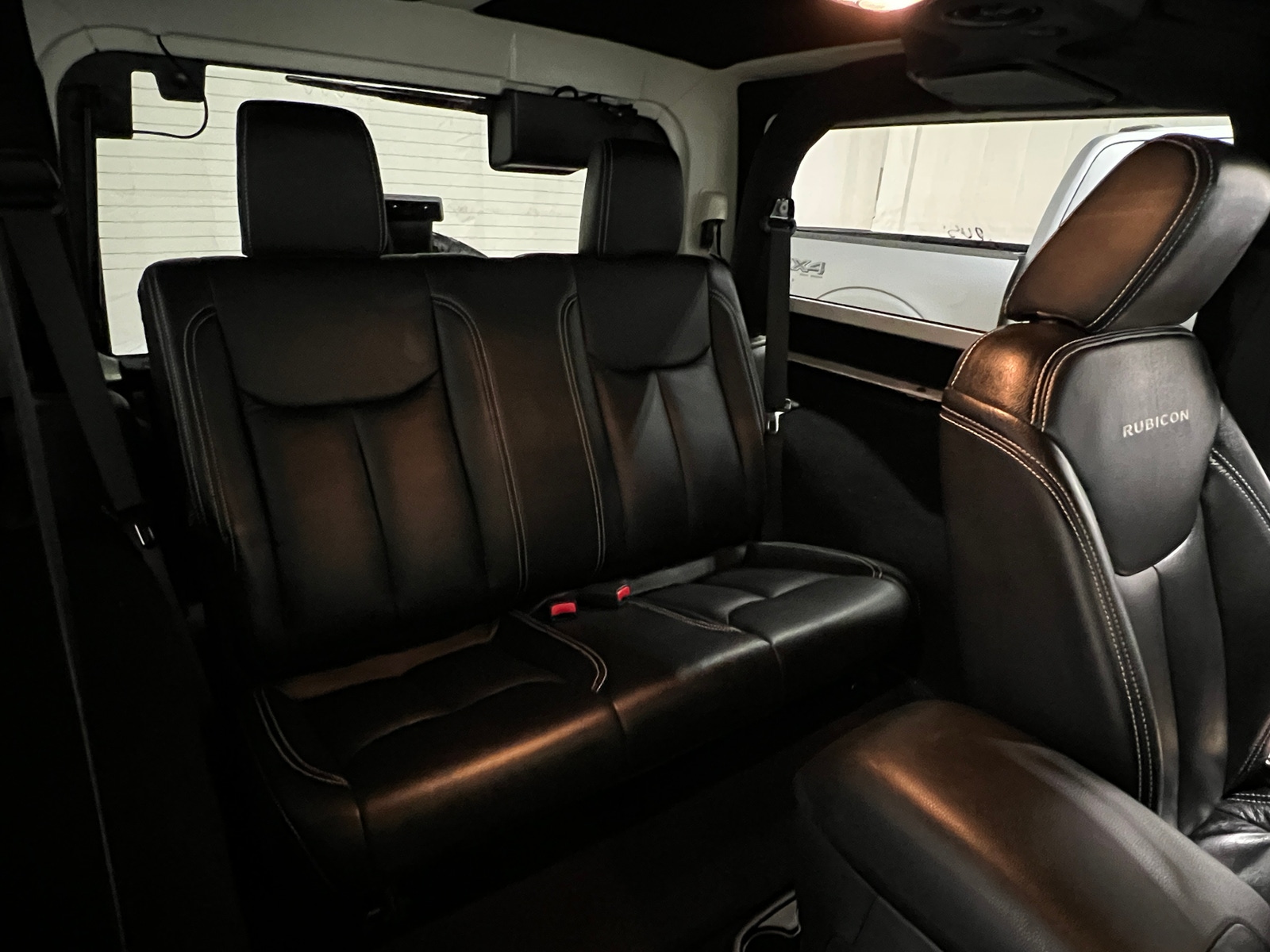 Thumbnail: 2016 Jeep Wrangler - 6