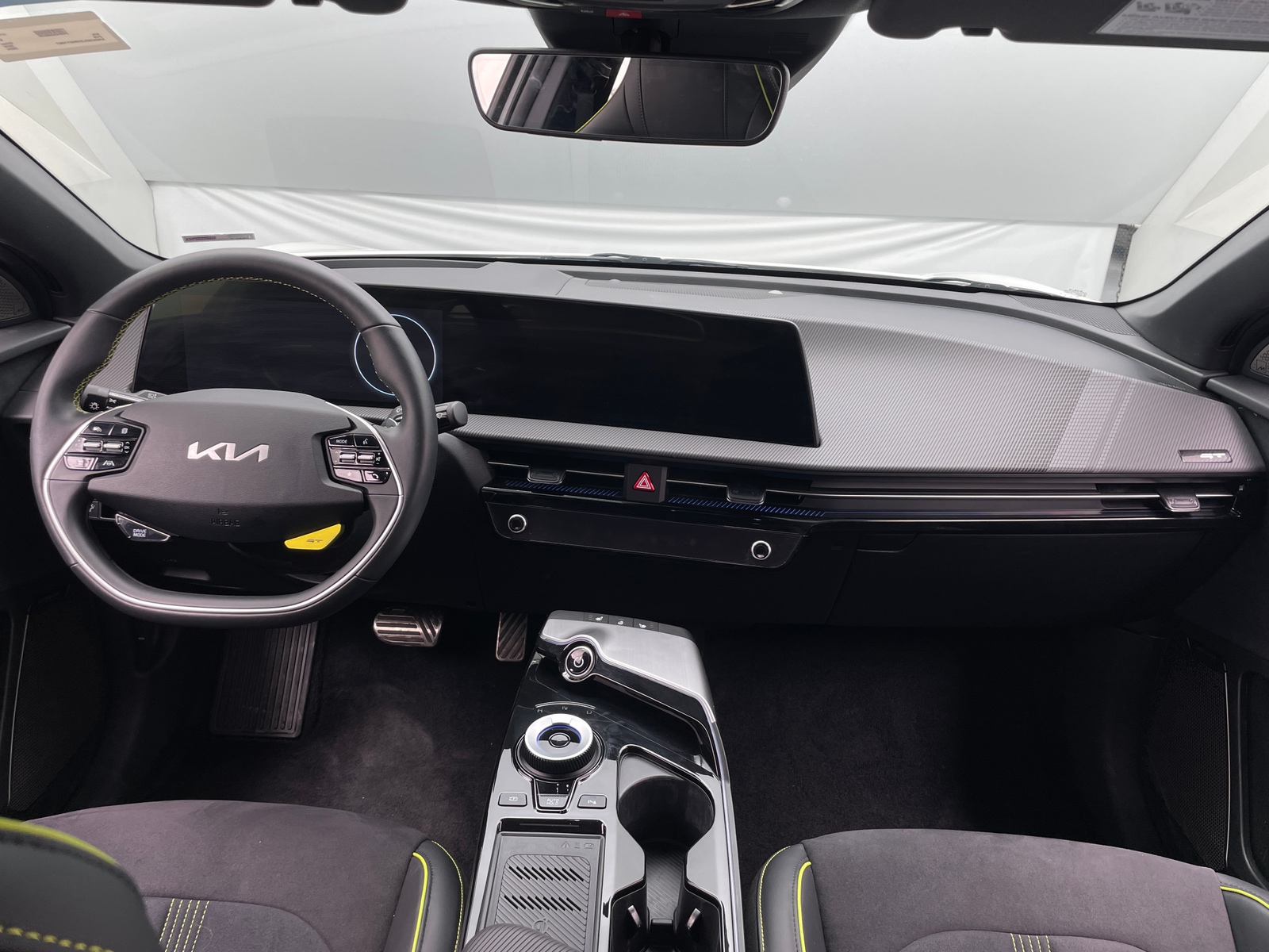 Thumbnail: 2024 Kia EV6 - 2