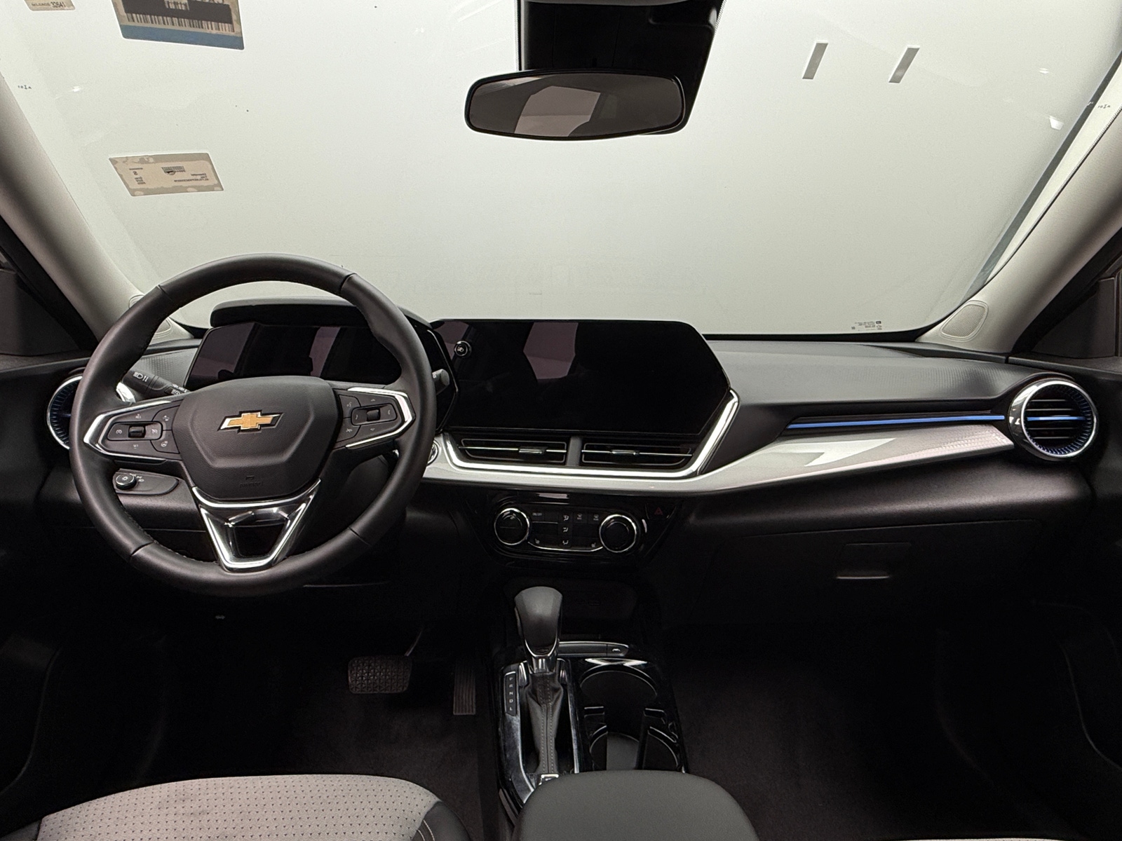 Thumbnail: 2025 Chevrolet Trax - 3