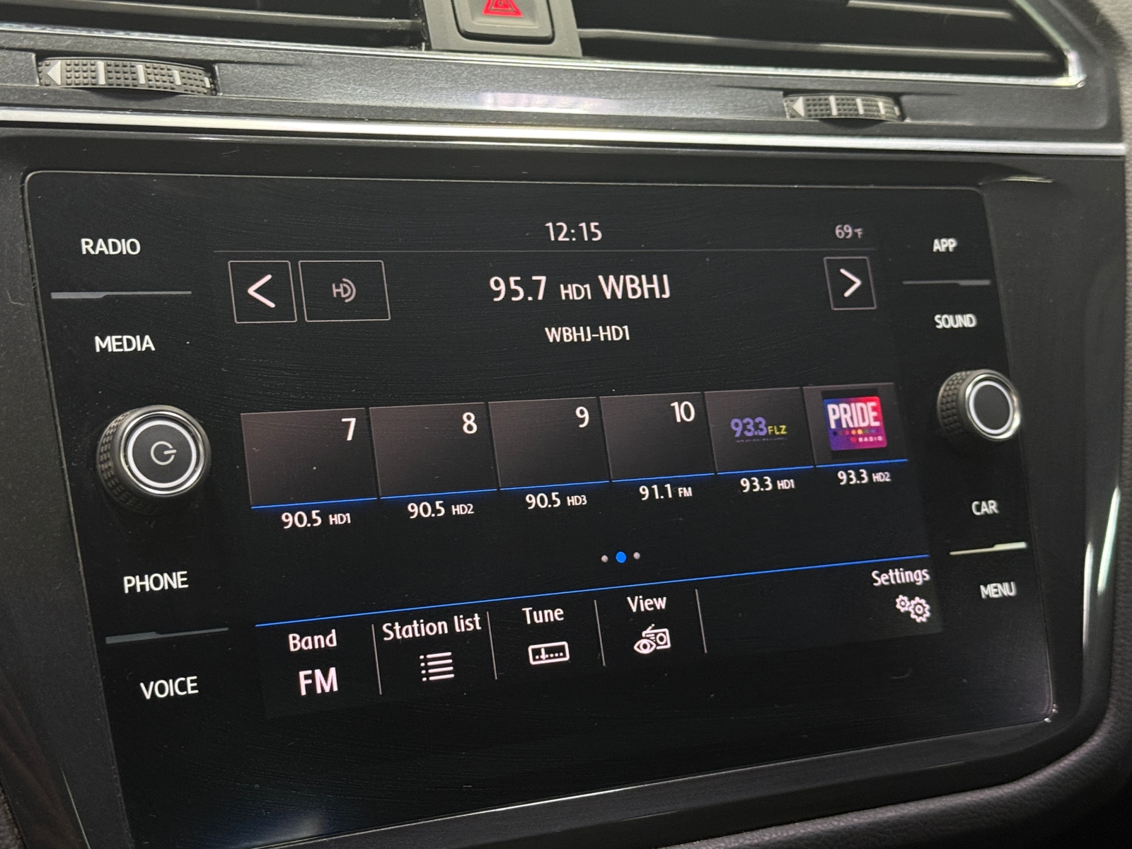 Thumbnail: 2018 Volkswagen Tiguan - 3