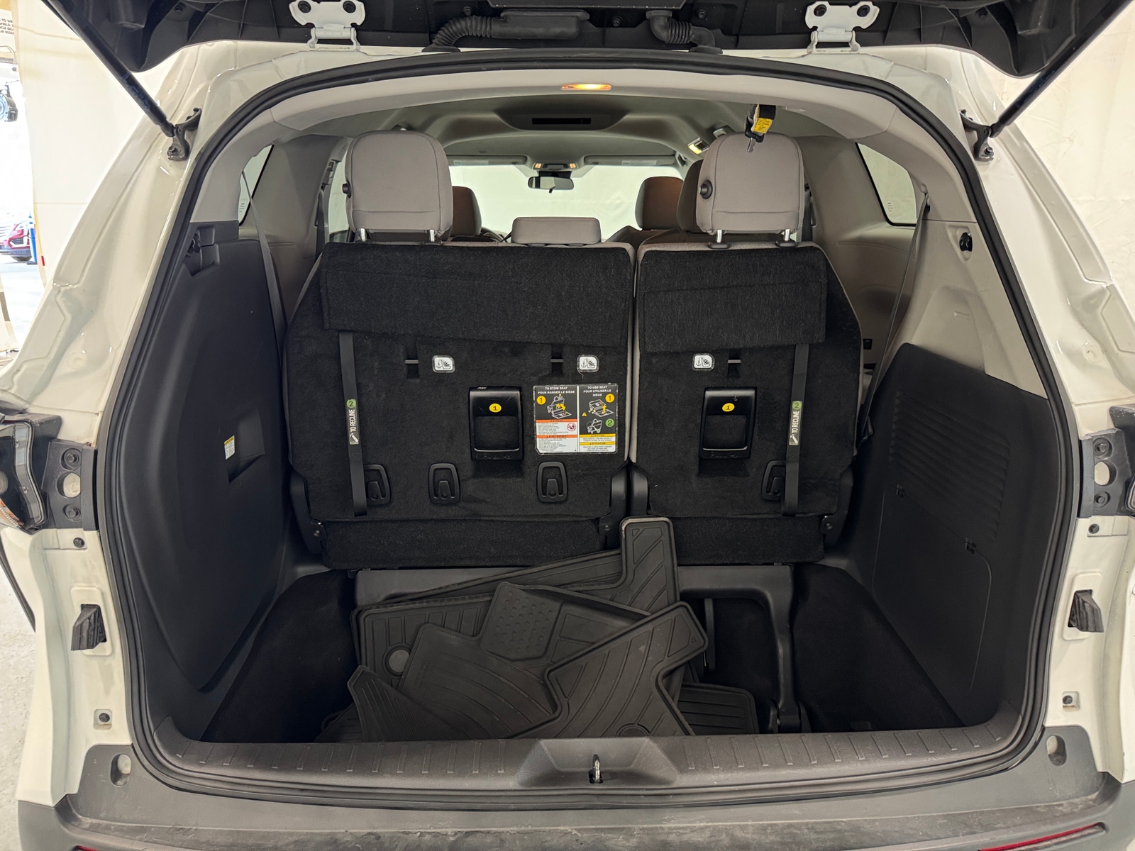 Thumbnail: 2024 Toyota Sienna - 7