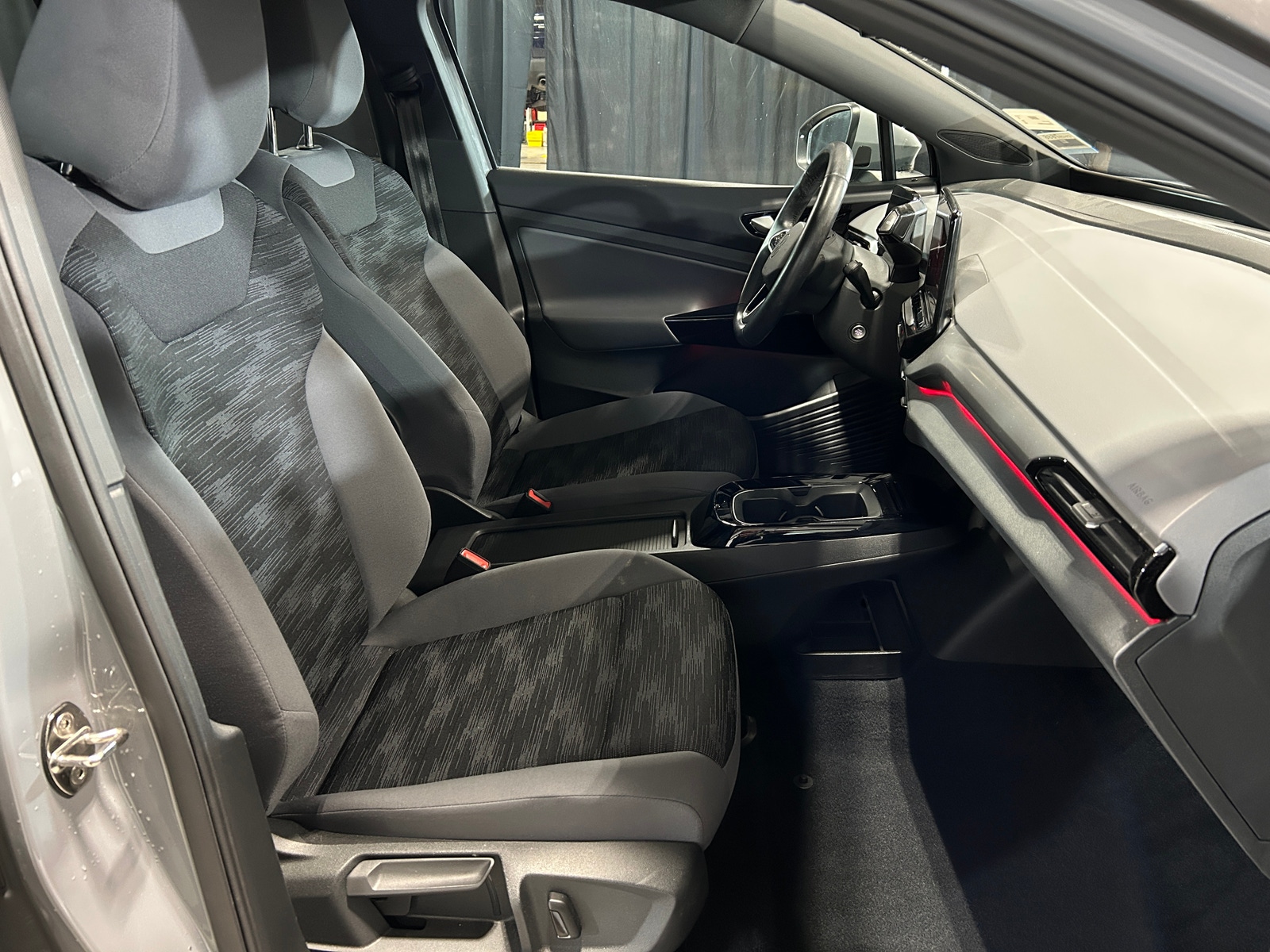 Thumbnail: 2022 Volkswagen ID.4 - 2