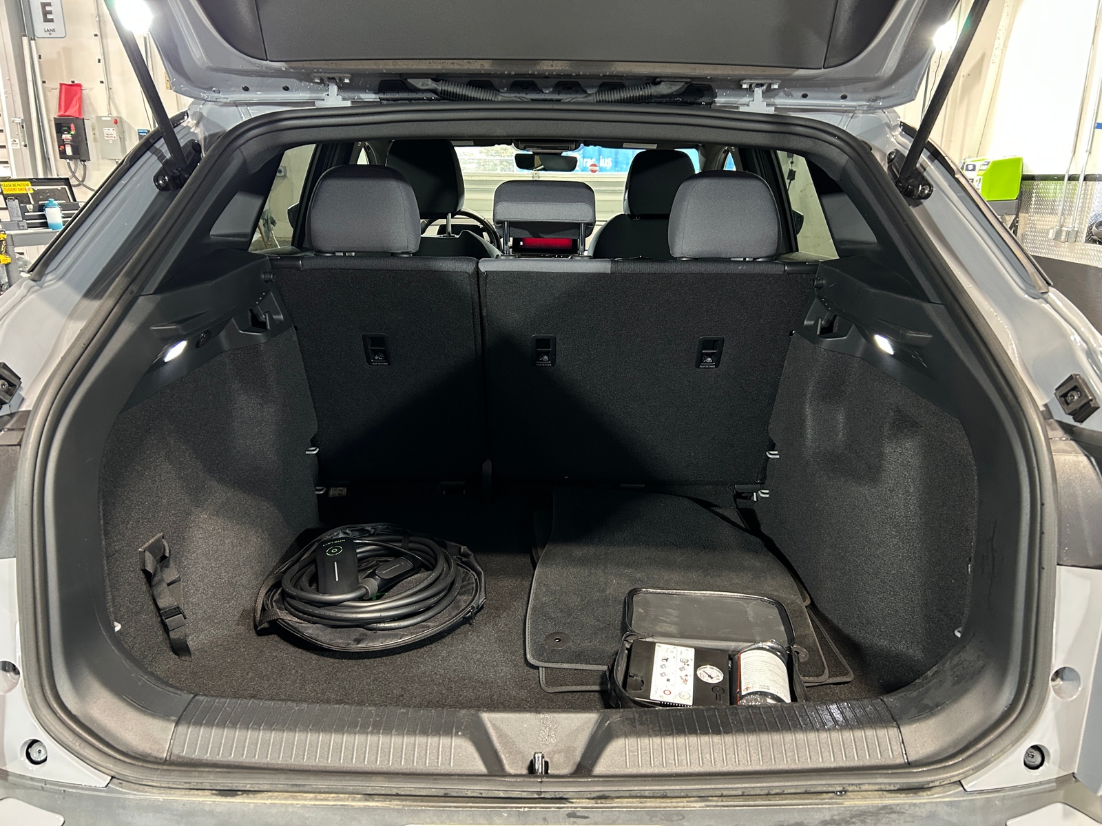 Thumbnail: 2022 Volkswagen ID.4 - 7