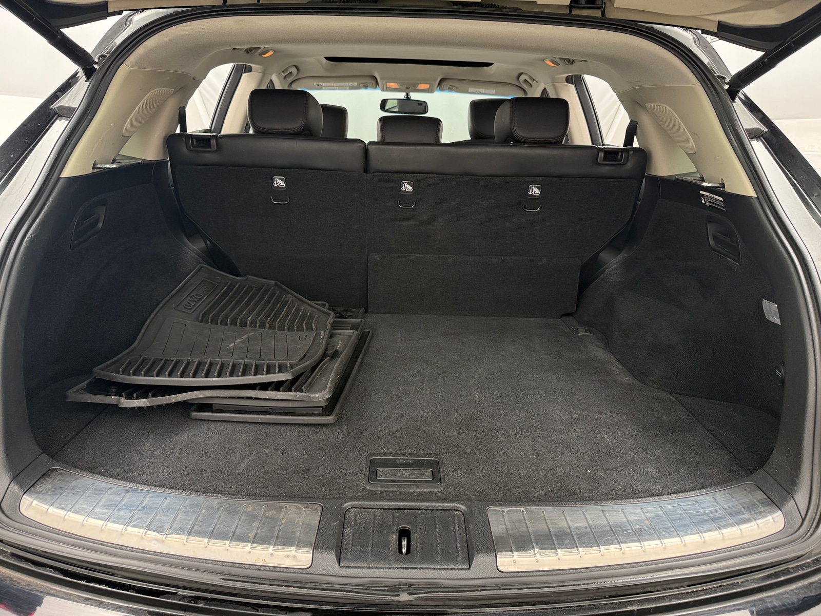 Thumbnail: 2017 INFINITI QX70 - 6