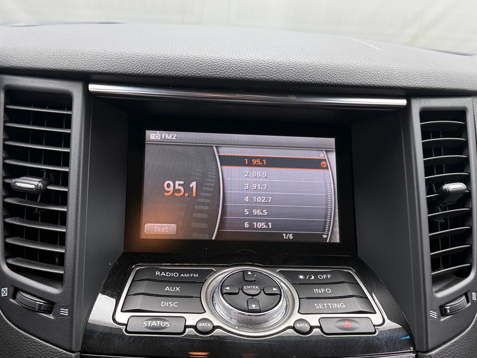 Thumbnail: 2017 INFINITI QX70 - 3