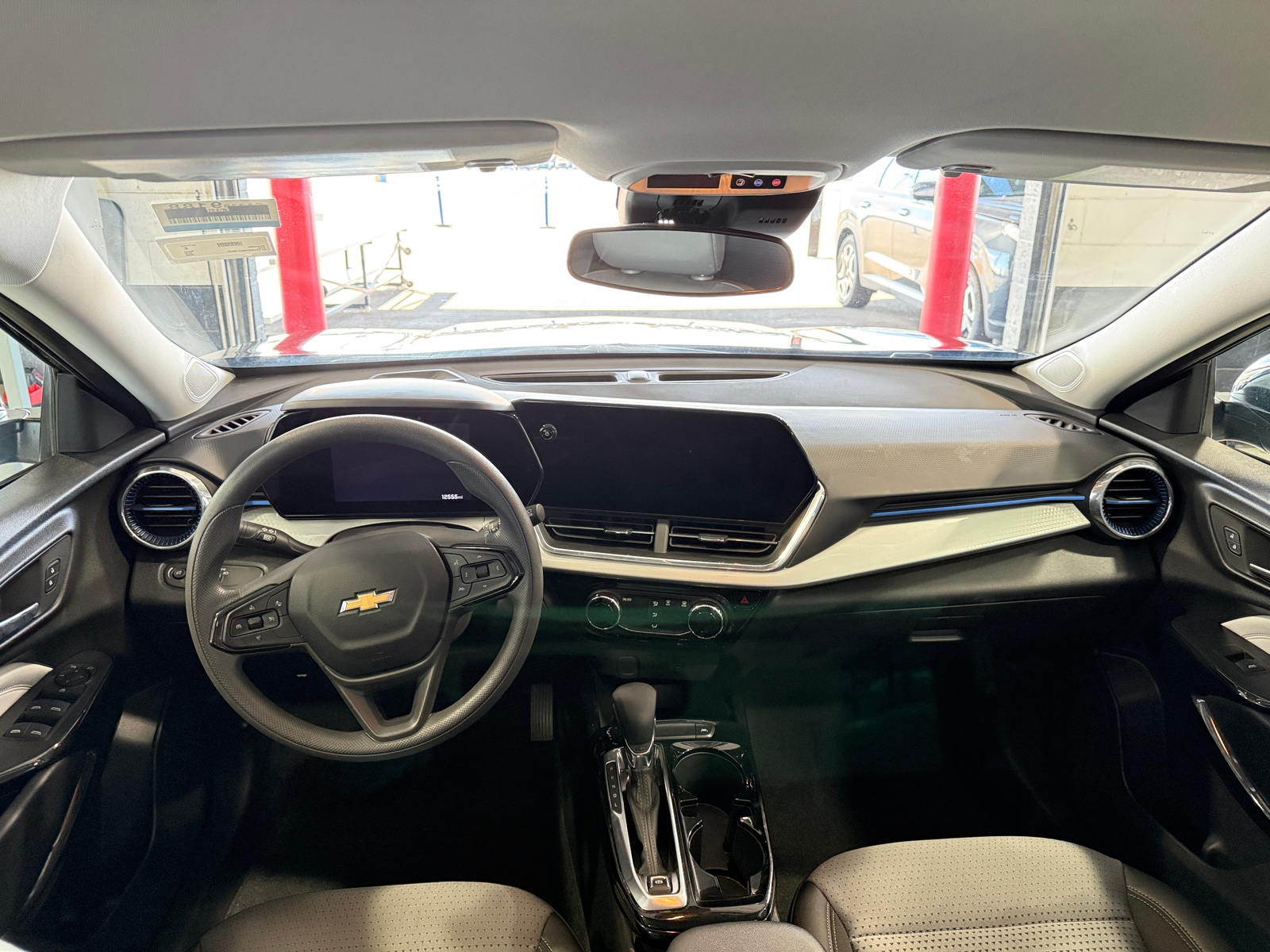 Thumbnail: 2025 Chevrolet Trax - 3