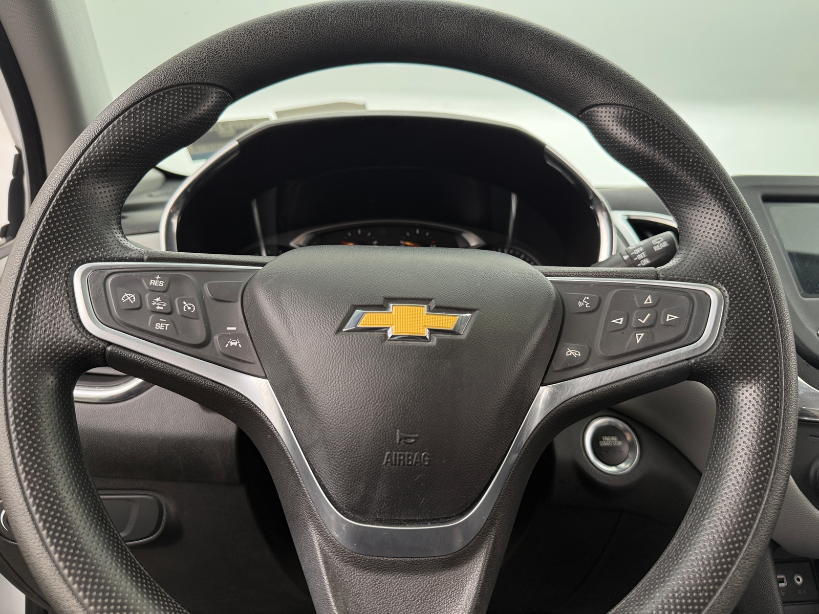 Thumbnail: 2022 Chevrolet Equinox - 5