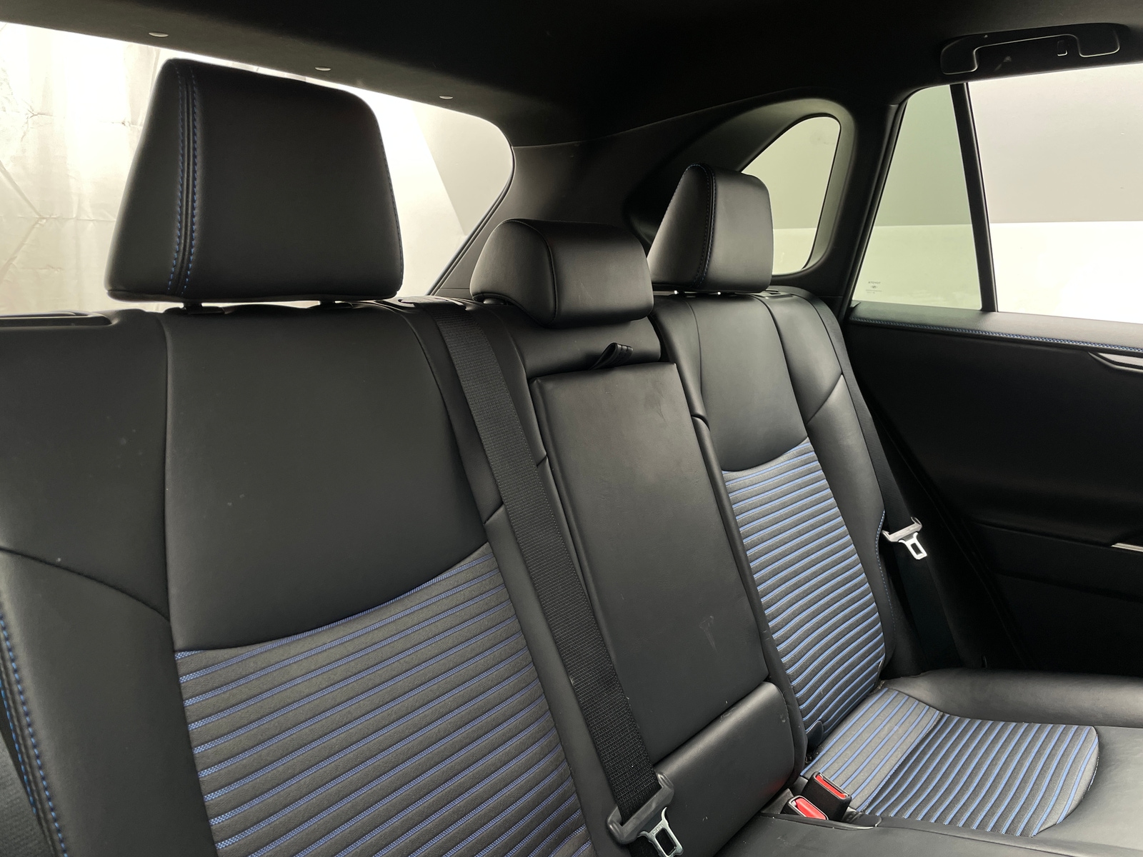 Thumbnail: 2021 Toyota RAV4 - 6