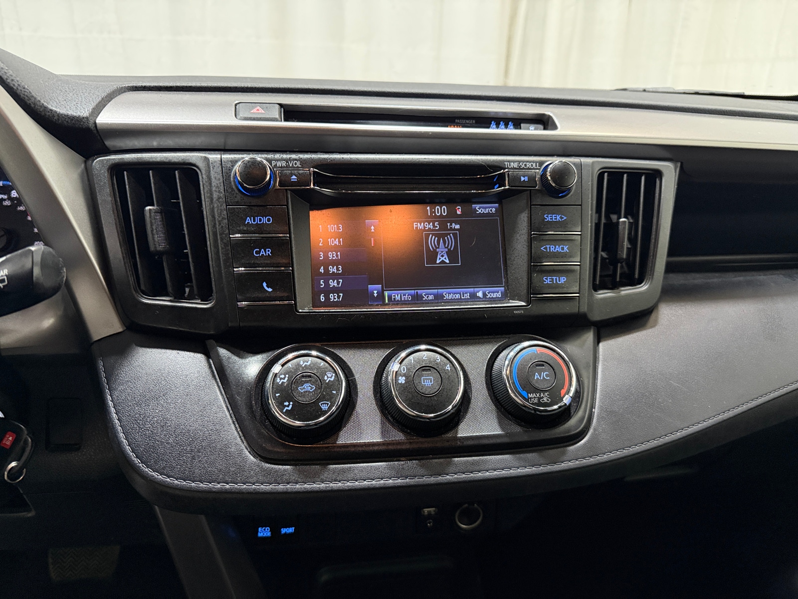 Thumbnail: 2017 Toyota RAV4 - 4