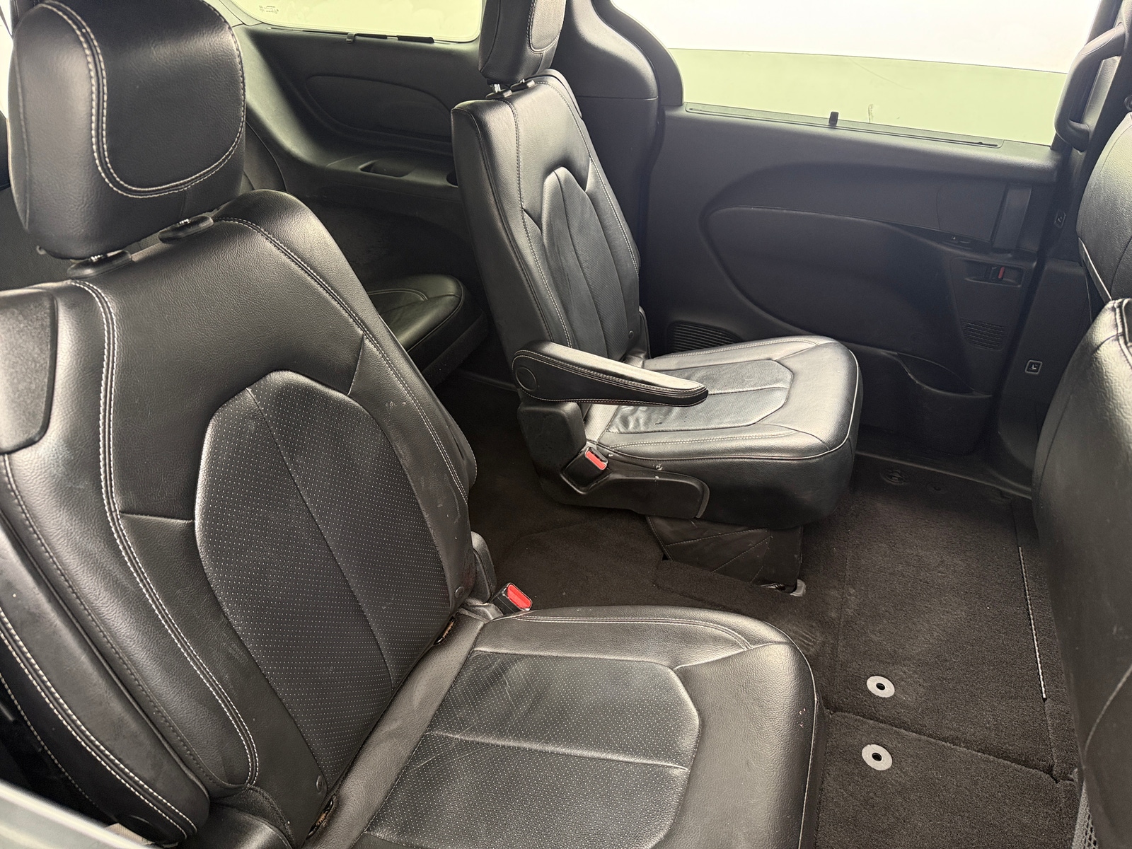 Thumbnail: 2018 Chrysler Pacifica - 5