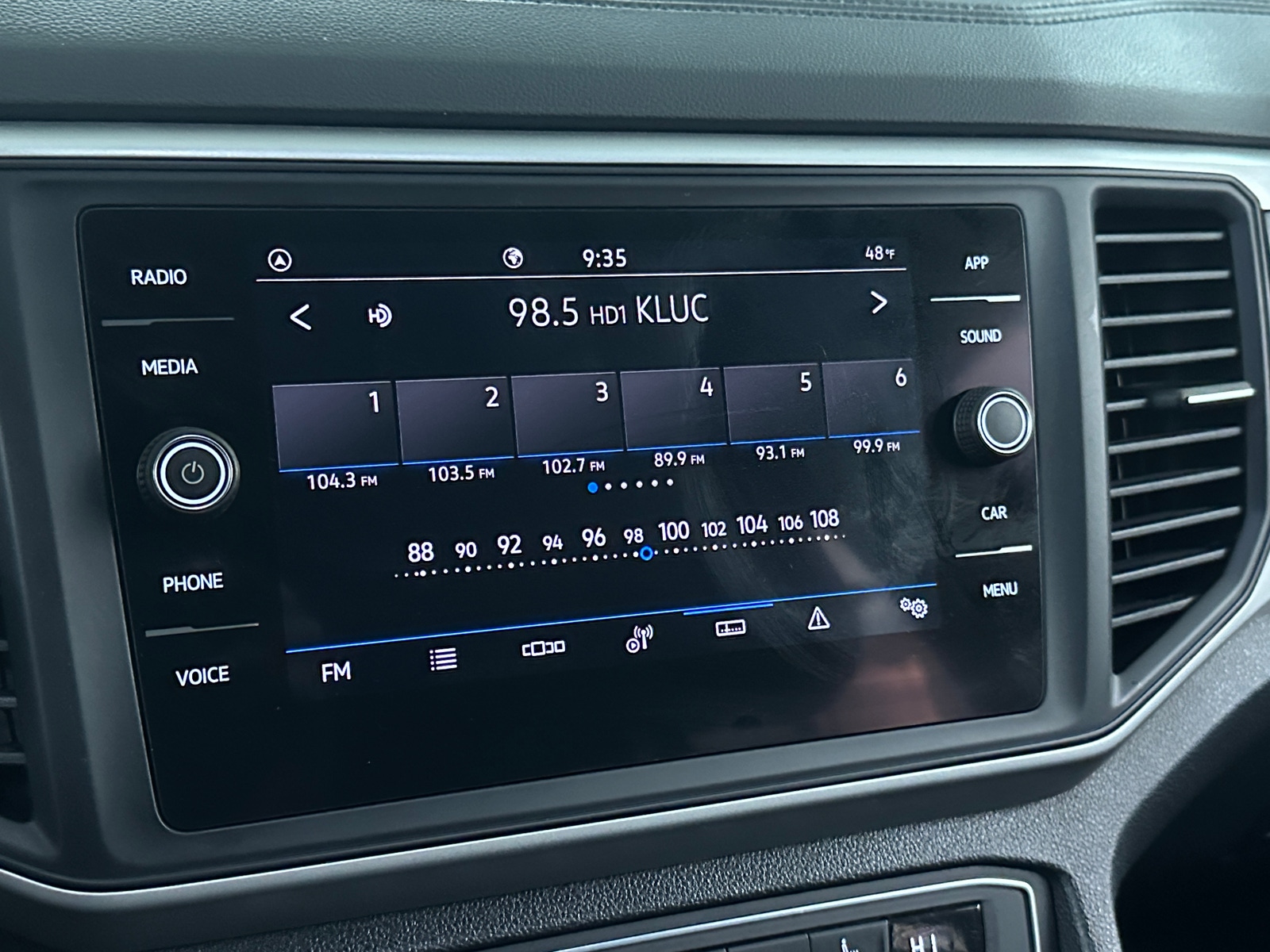 Thumbnail: 2021 Volkswagen Atlas - 3