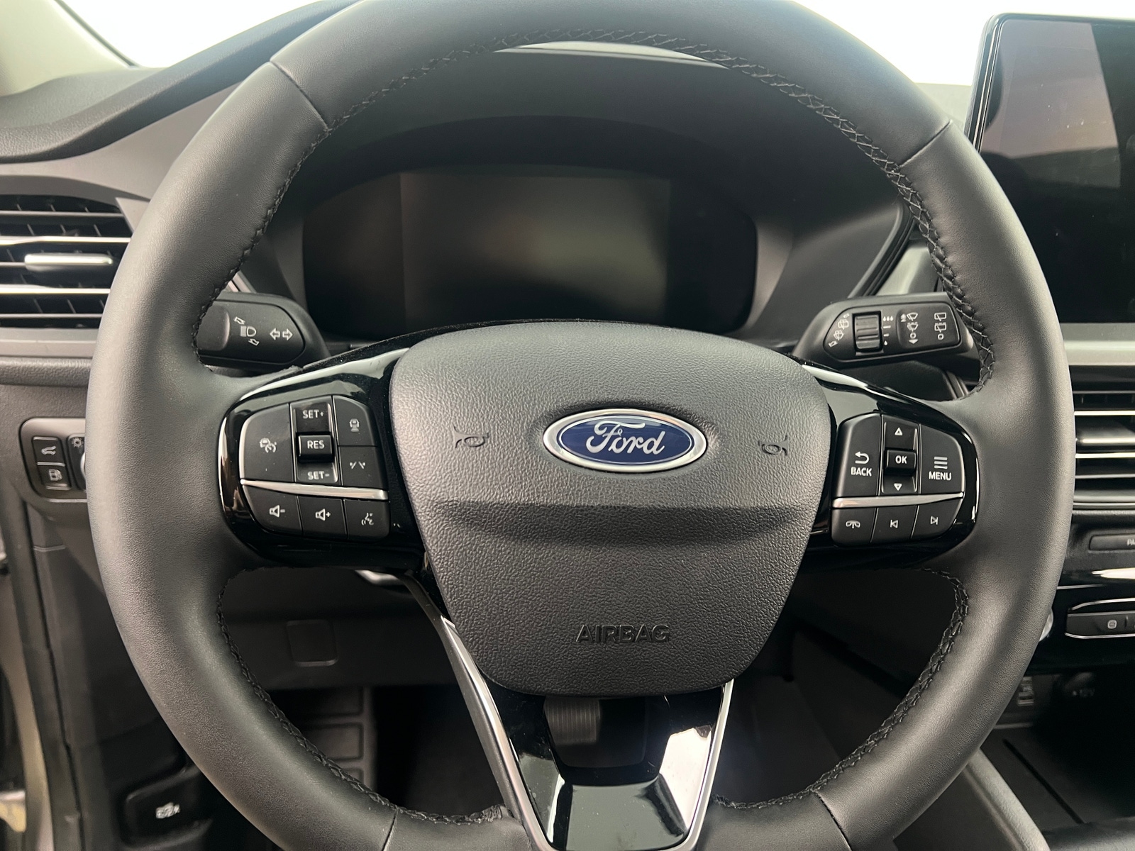 Thumbnail: 2023 Ford Escape - 4