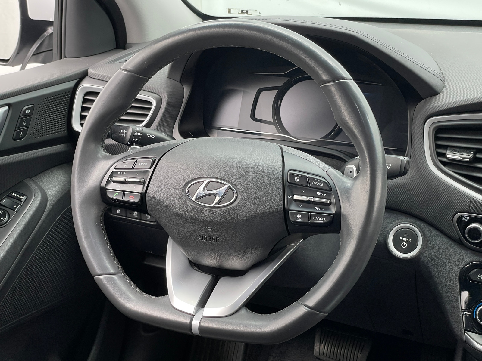 Thumbnail: 2019 Hyundai Ioniq - 4