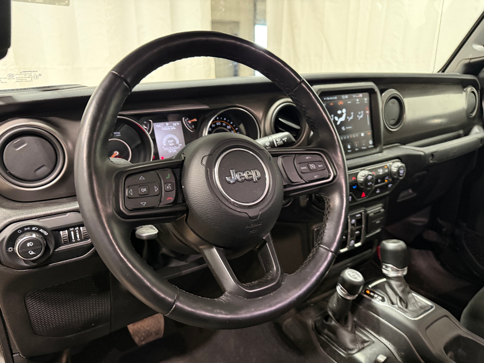 Thumbnail: 2022 Jeep Gladiator - 5