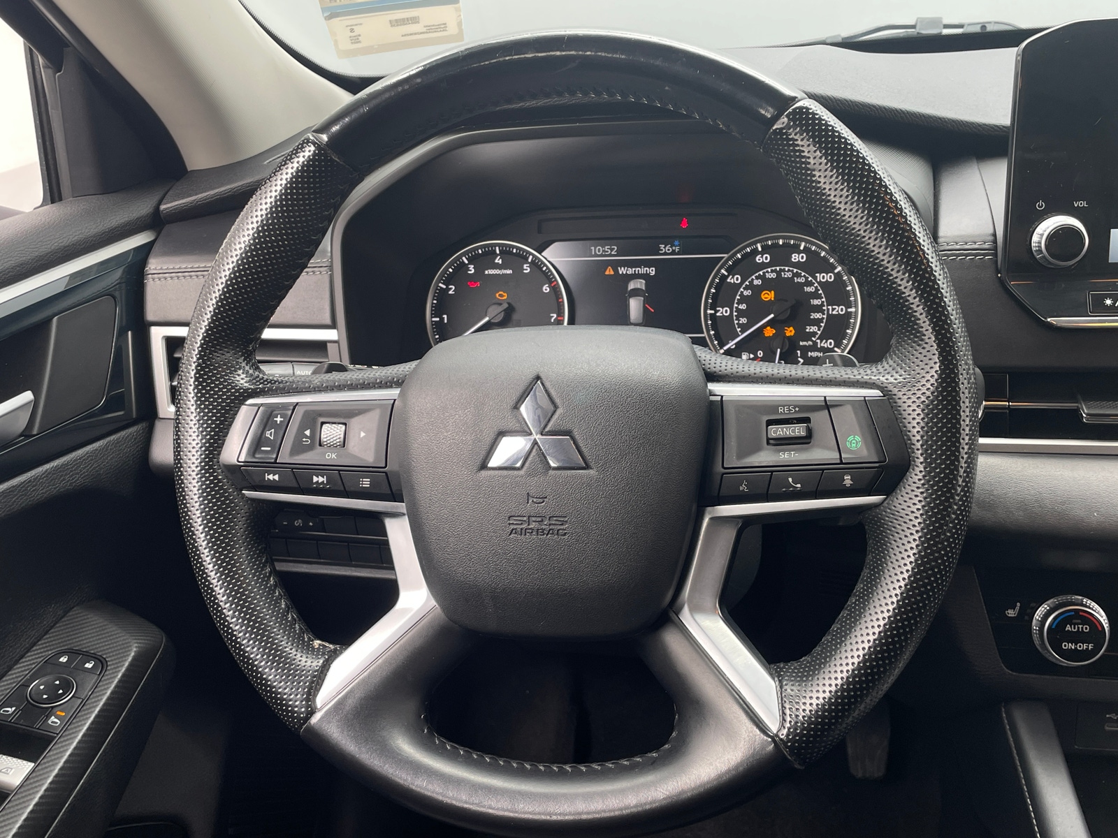 Thumbnail: 2022 Mitsubishi Outlander - 4