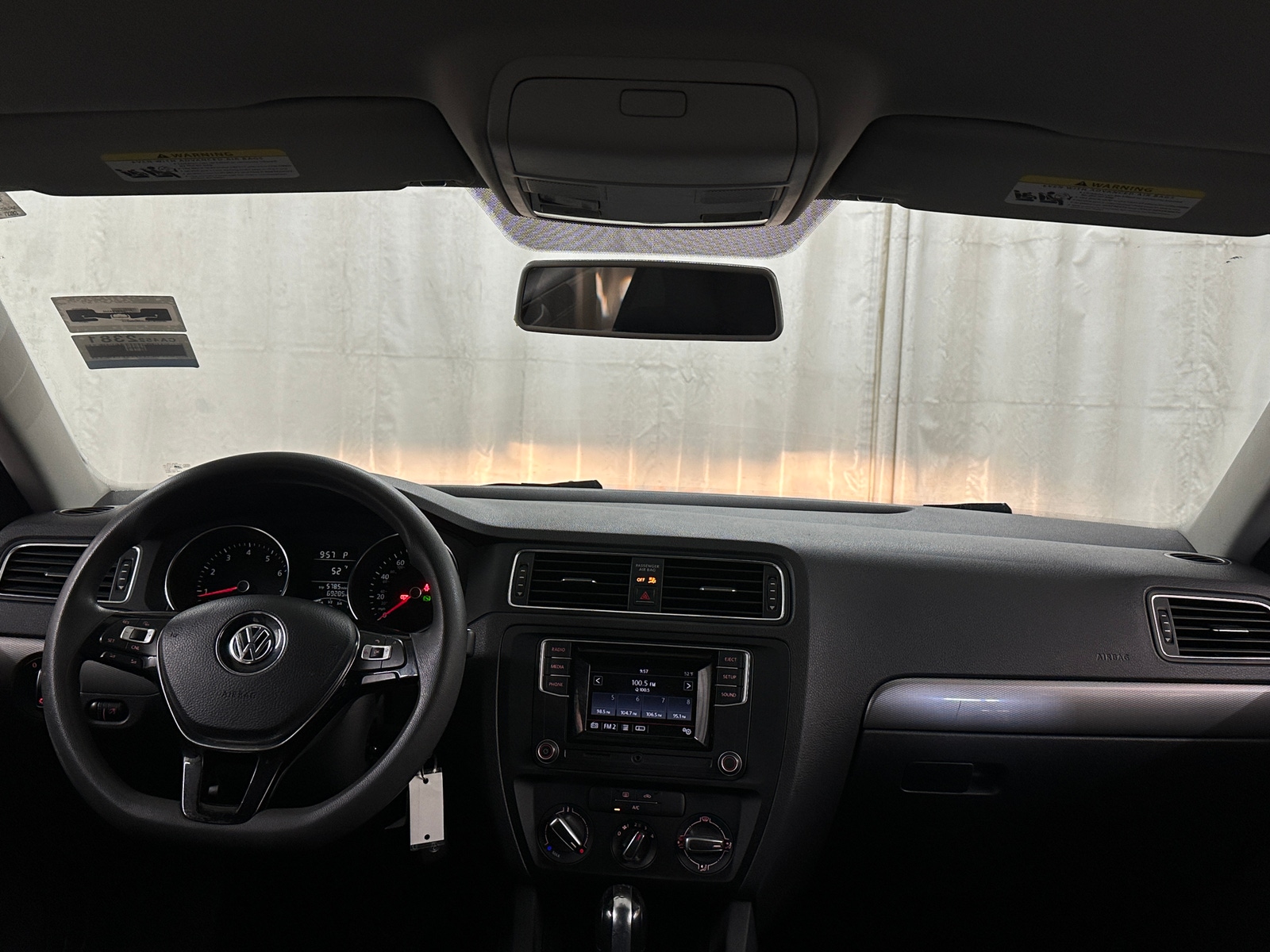 Thumbnail: 2017 Volkswagen Jetta - 3