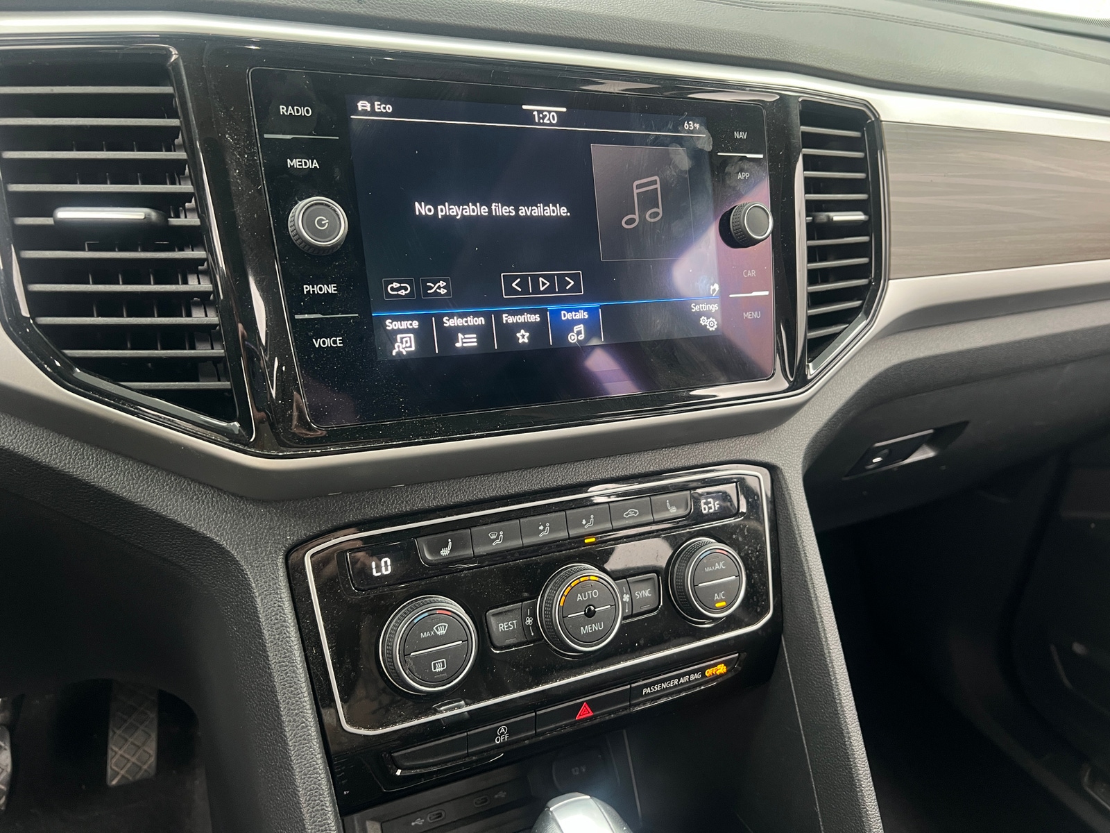 Thumbnail: 2022 Volkswagen Atlas - 3