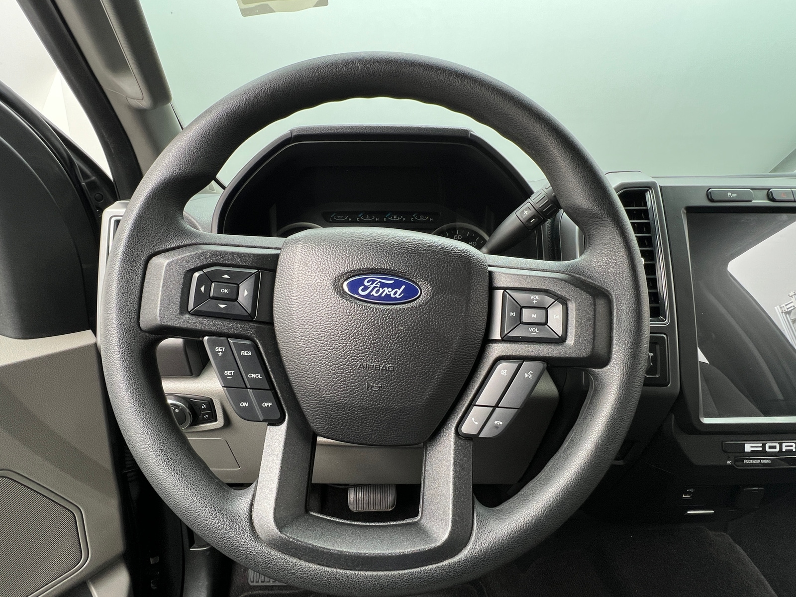 Thumbnail: 2017 Ford Econoline - 5