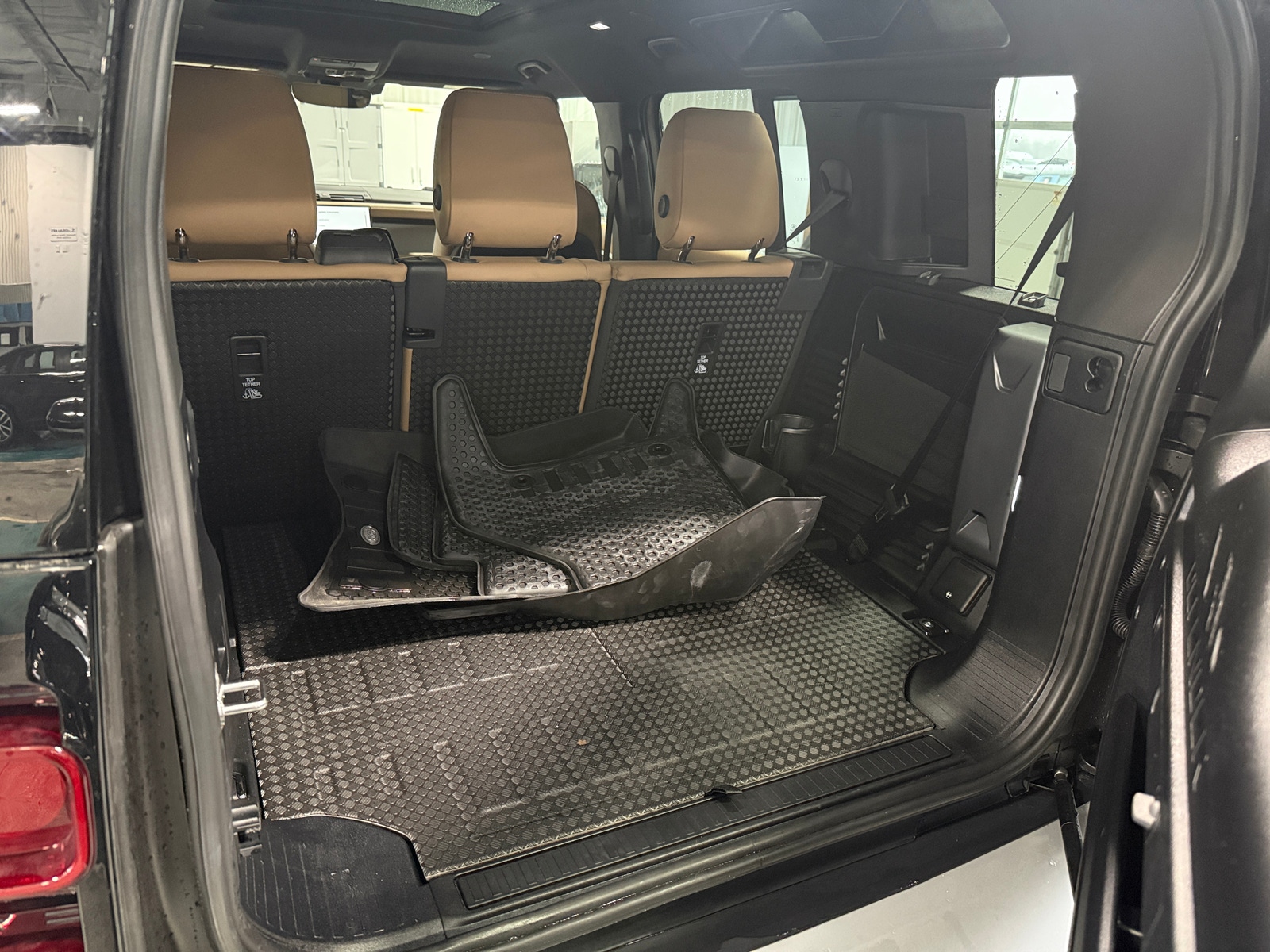 Thumbnail: 2025 Land Rover Defender - 6