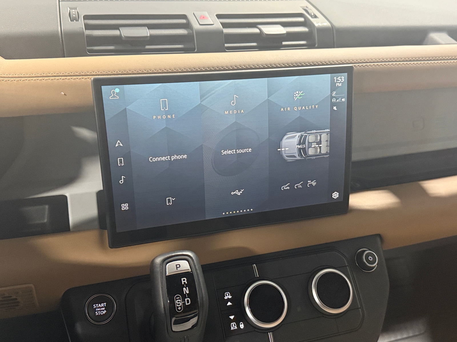 Thumbnail: 2025 Land Rover Defender - 3