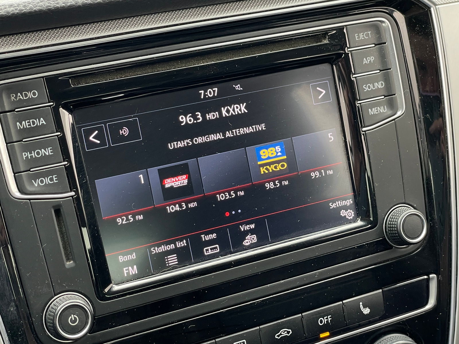 Thumbnail: 2019 Volkswagen Passat - 3