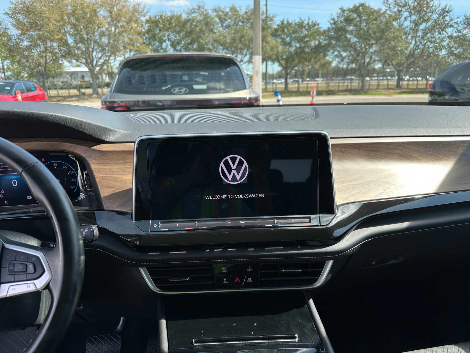 Thumbnail: 2025 Volkswagen Atlas - 3