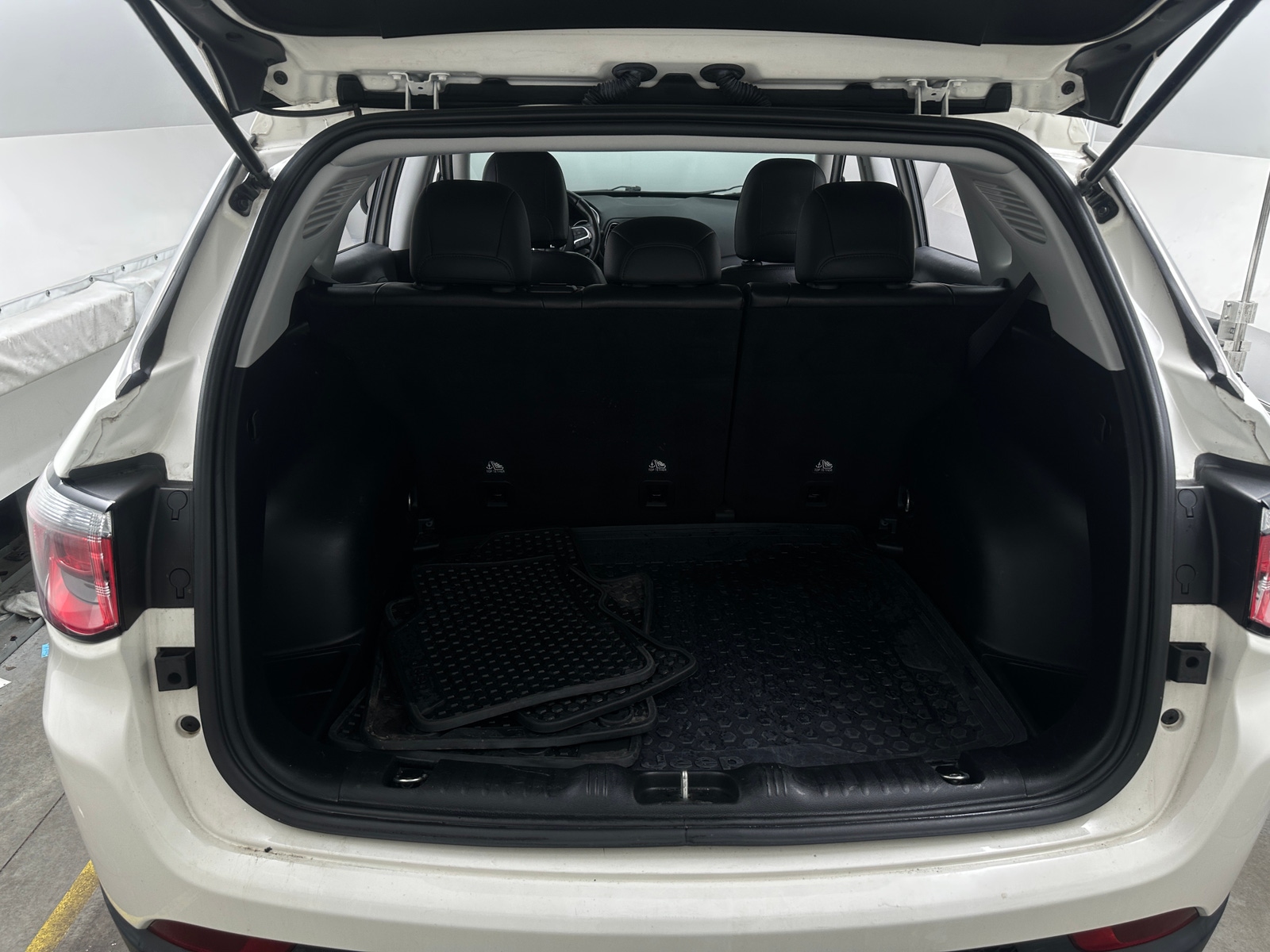 Thumbnail: 2019 Jeep Compass - 6