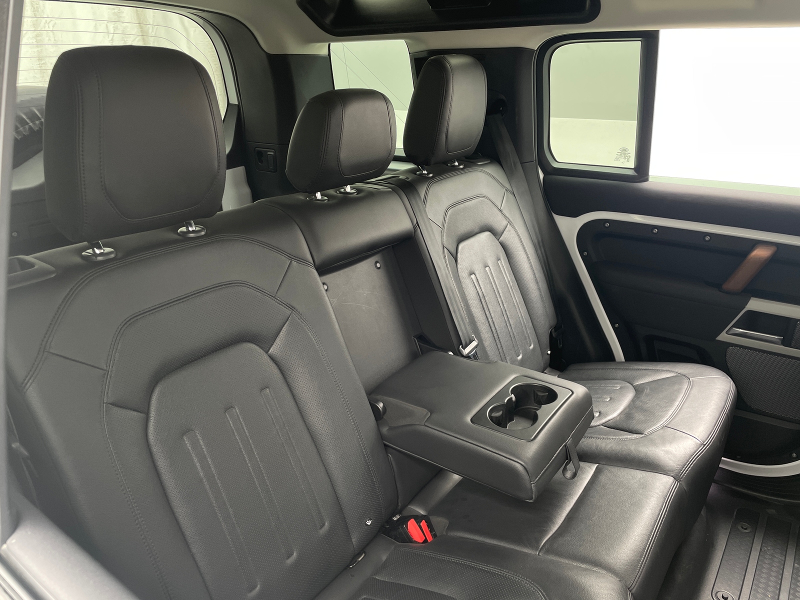 Thumbnail: 2022 Land Rover Defender - 5