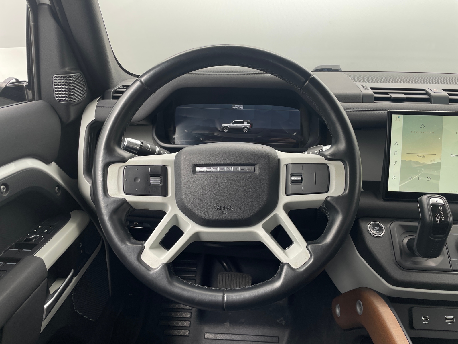 Thumbnail: 2022 Land Rover Defender - 4