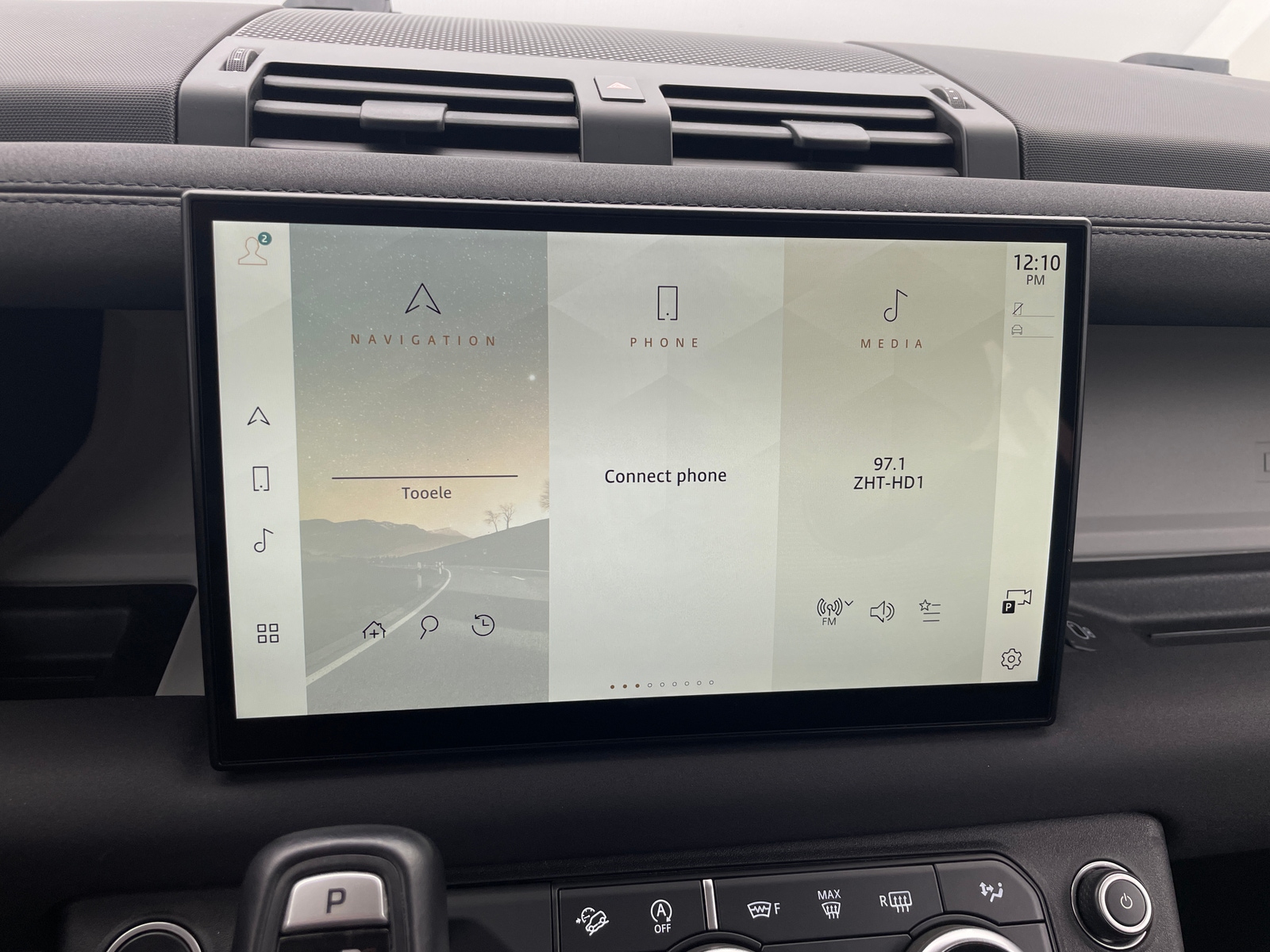 Thumbnail: 2022 Land Rover Defender - 3