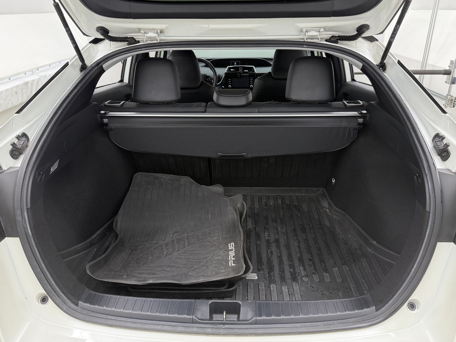 Thumbnail: 2020 Toyota Prius - 6