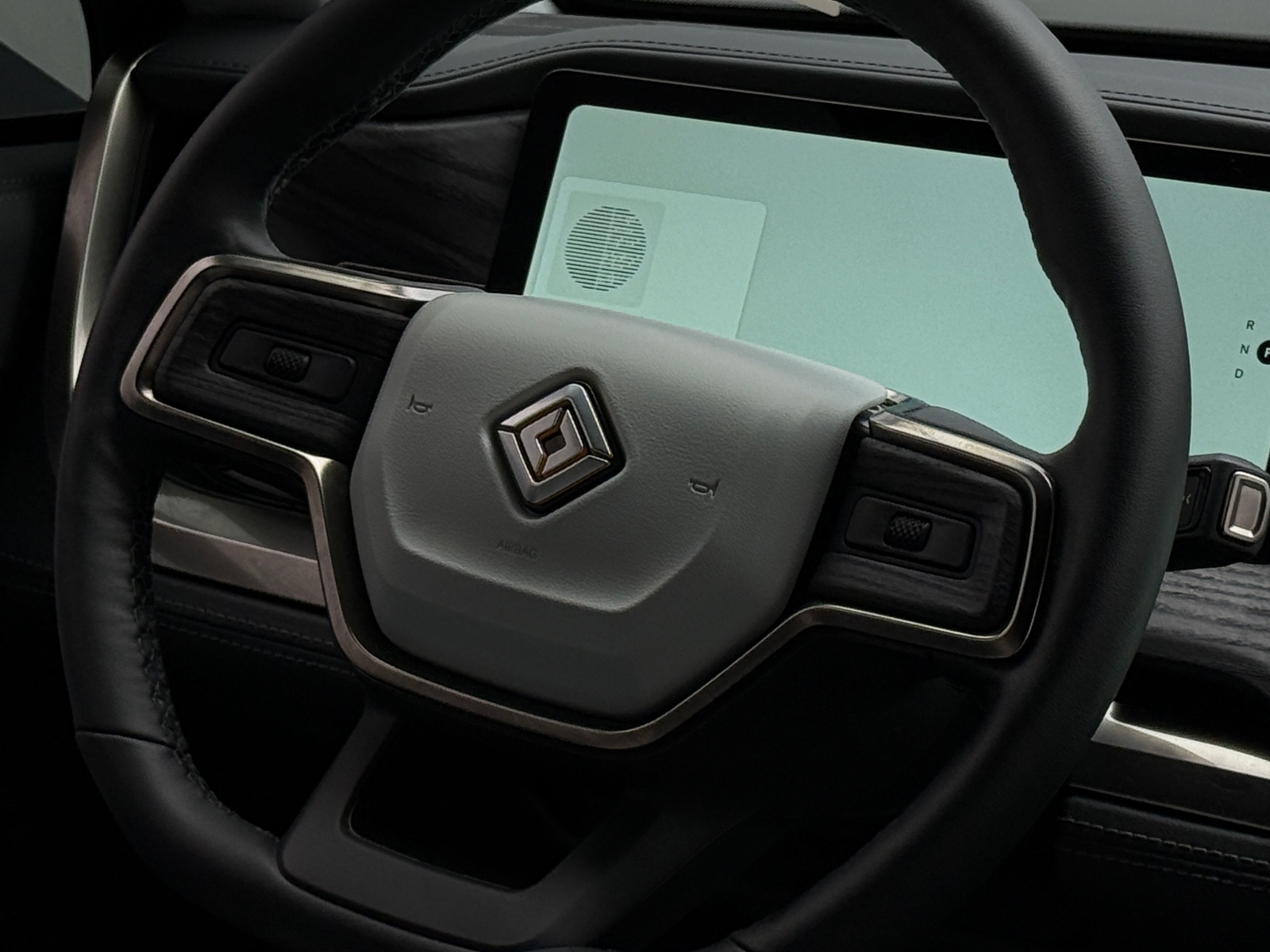 Thumbnail: 2024 Rivian R1S - 4