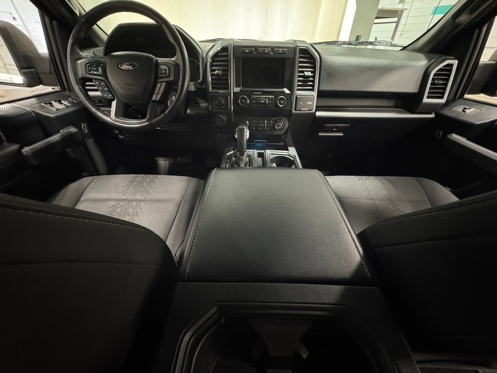 Thumbnail: 2019 Ford Econoline - 3