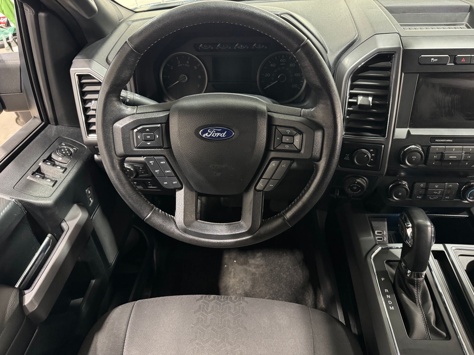 Thumbnail: 2019 Ford Econoline - 5