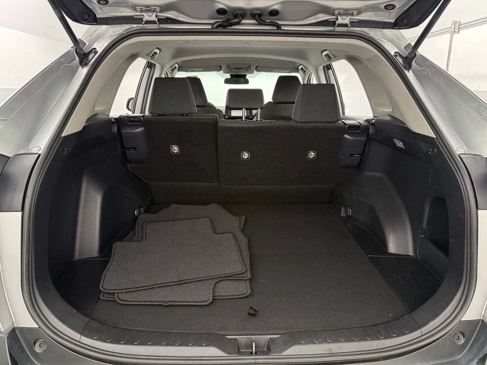 Thumbnail: 2019 Toyota RAV4 - 7