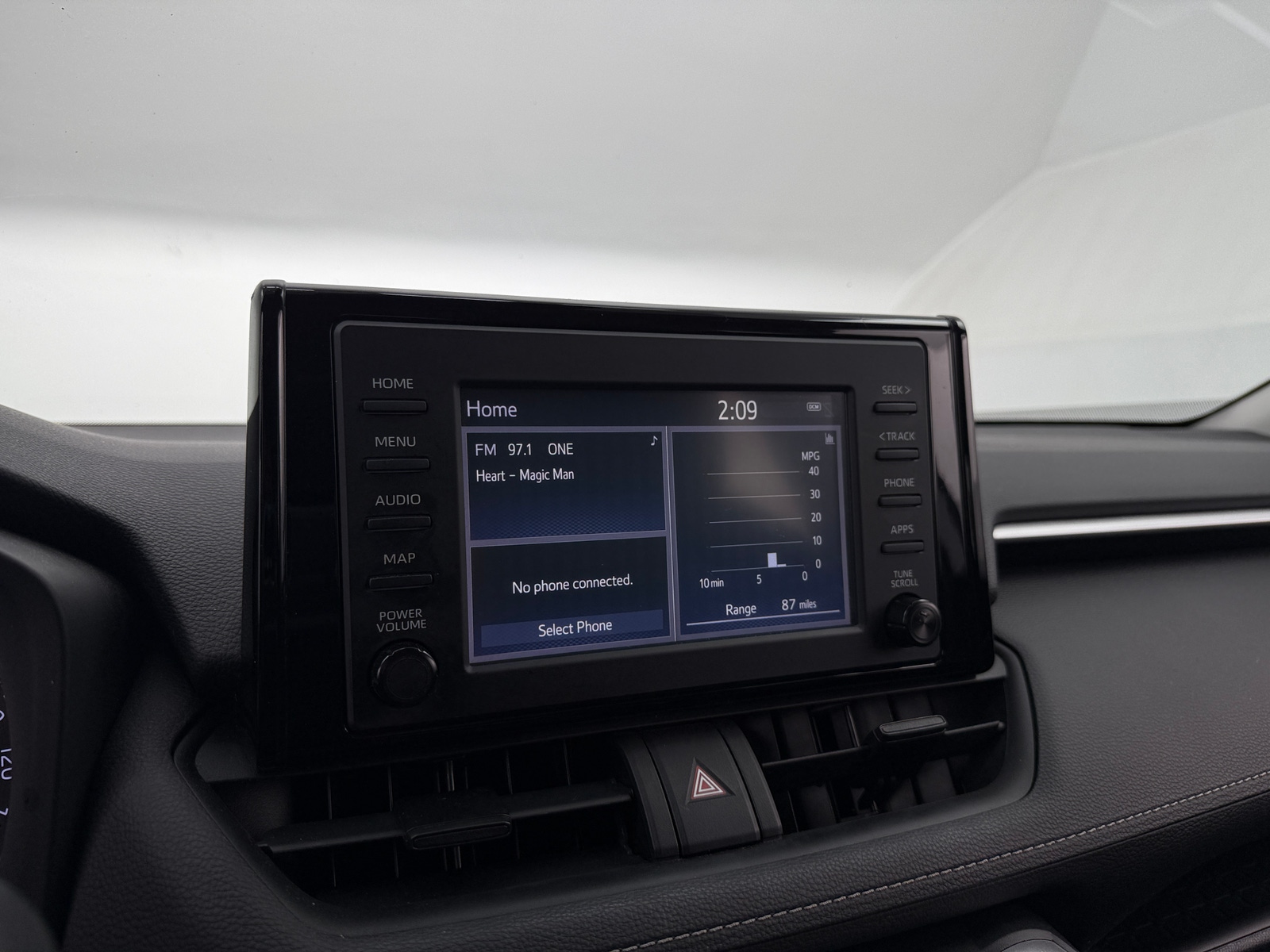 Thumbnail: 2019 Toyota RAV4 - 4