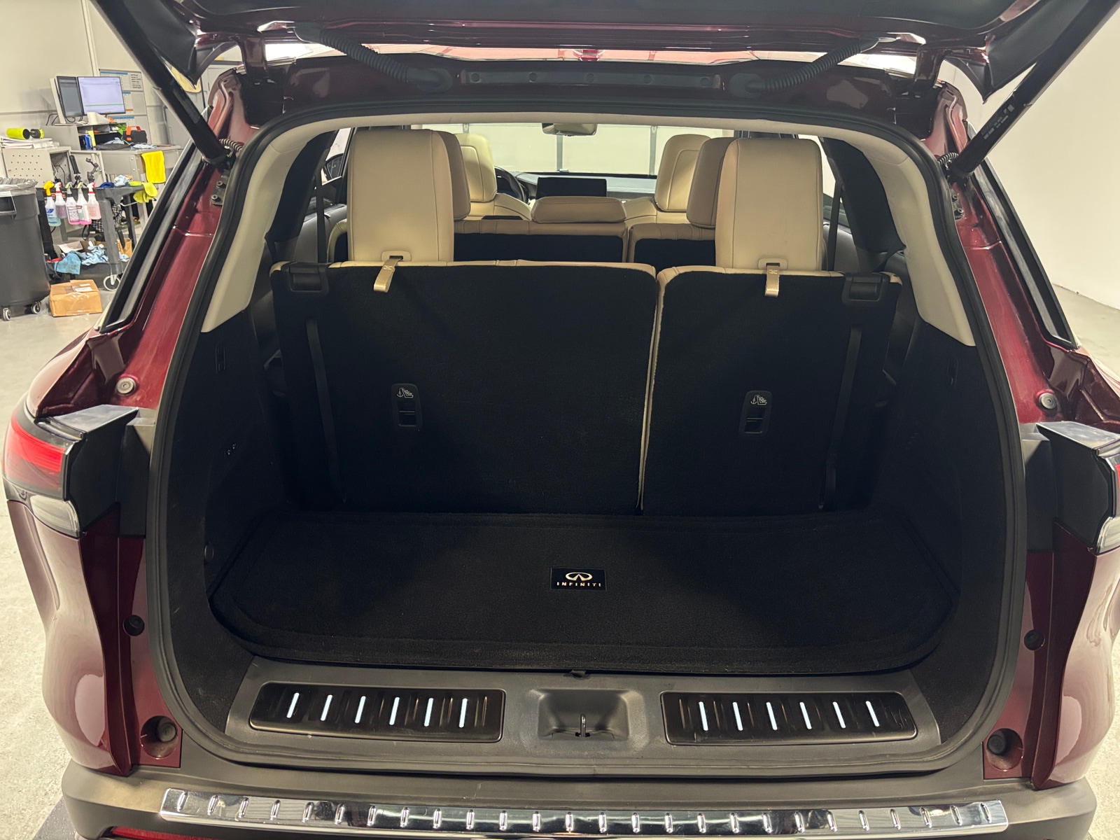 Thumbnail: 2023 INFINITI QX60 - 6